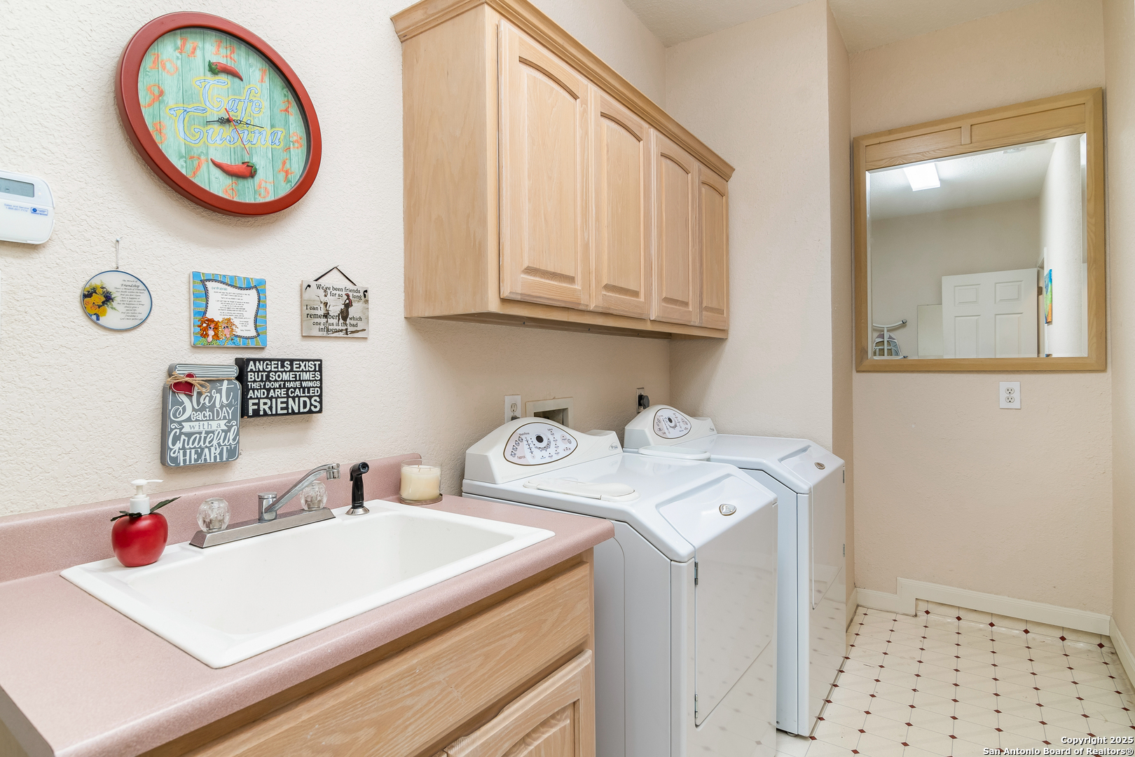 property viewer photo 40
