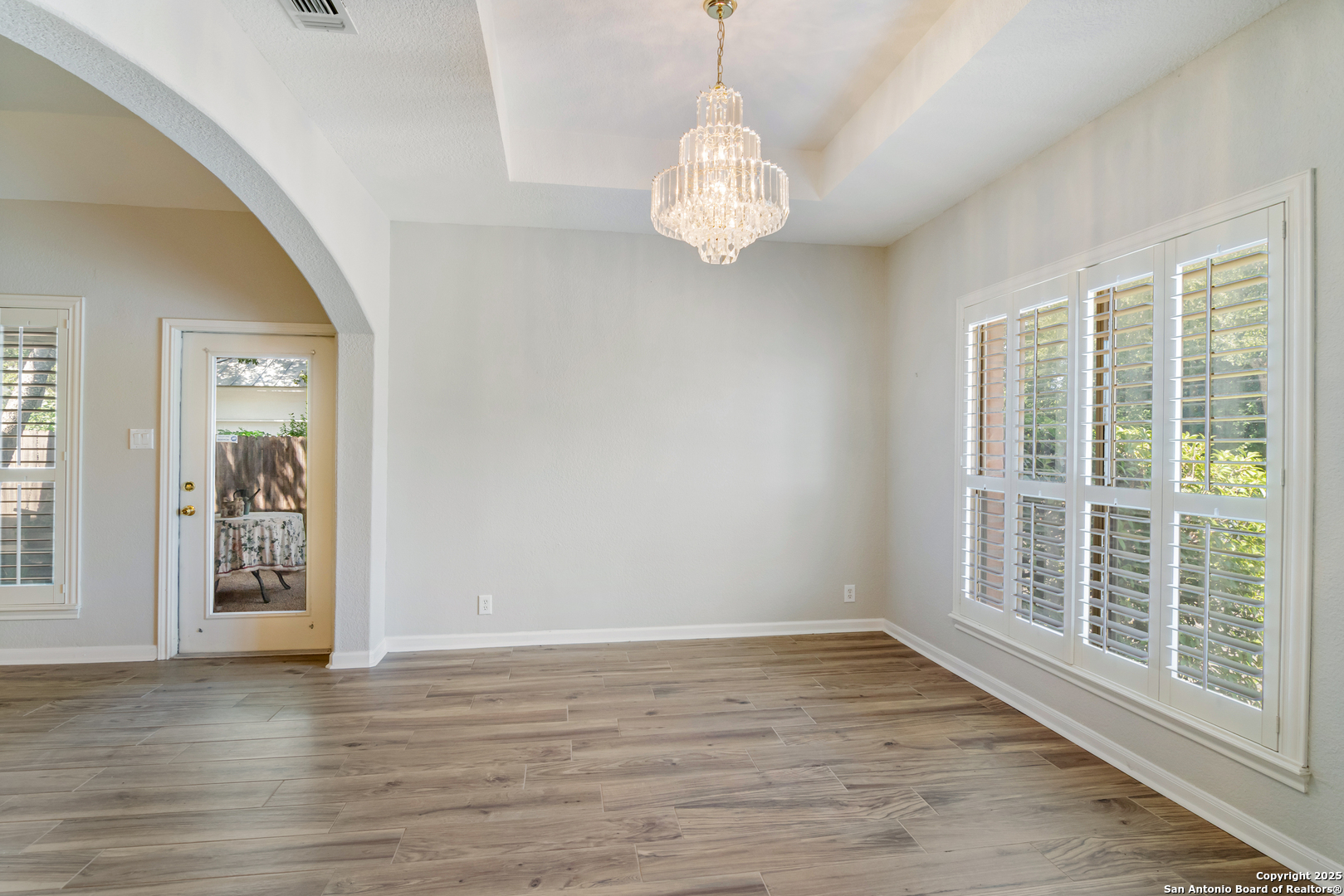 property viewer photo 5