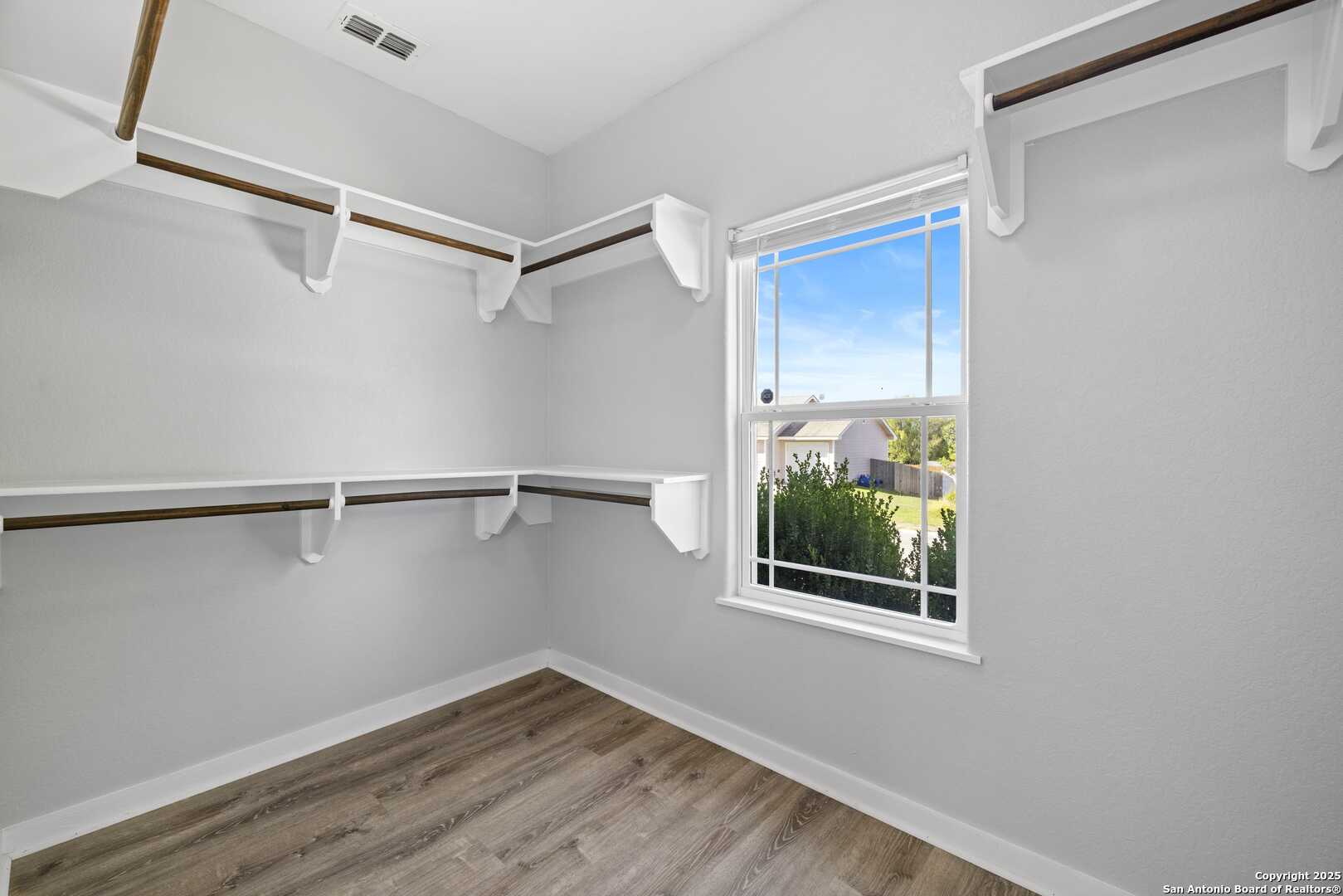 property viewer photo 21