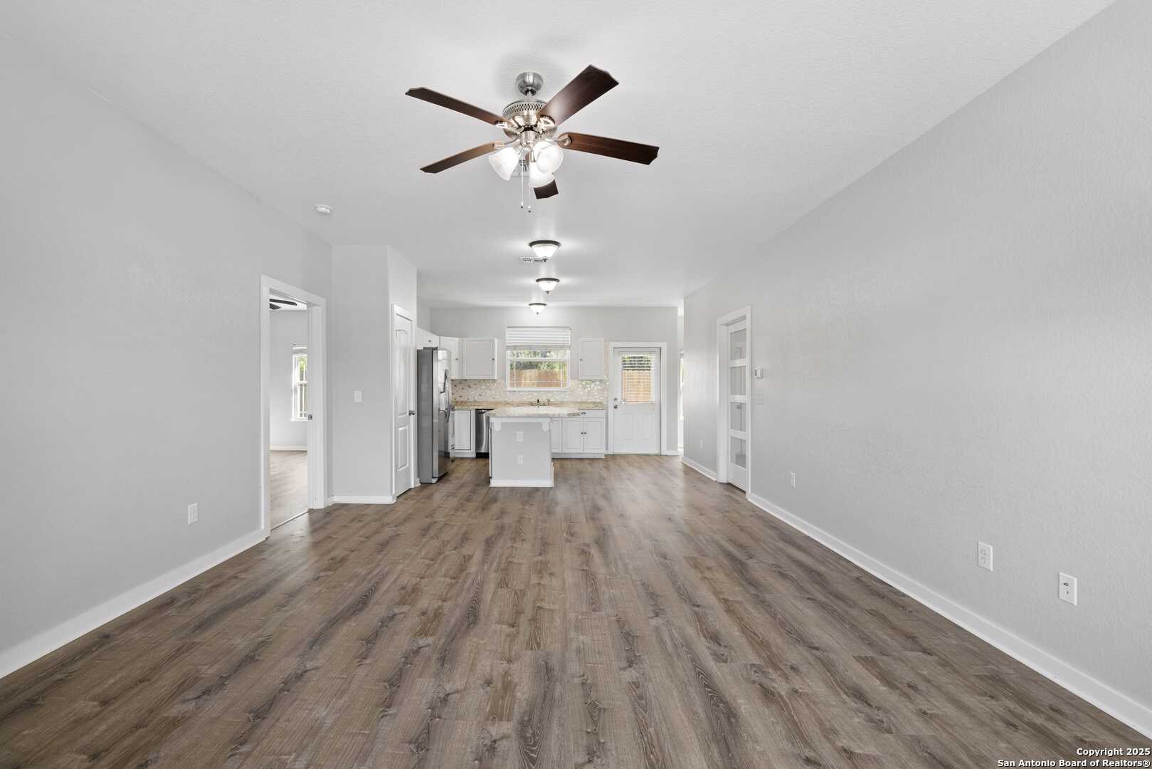 property viewer photo 8