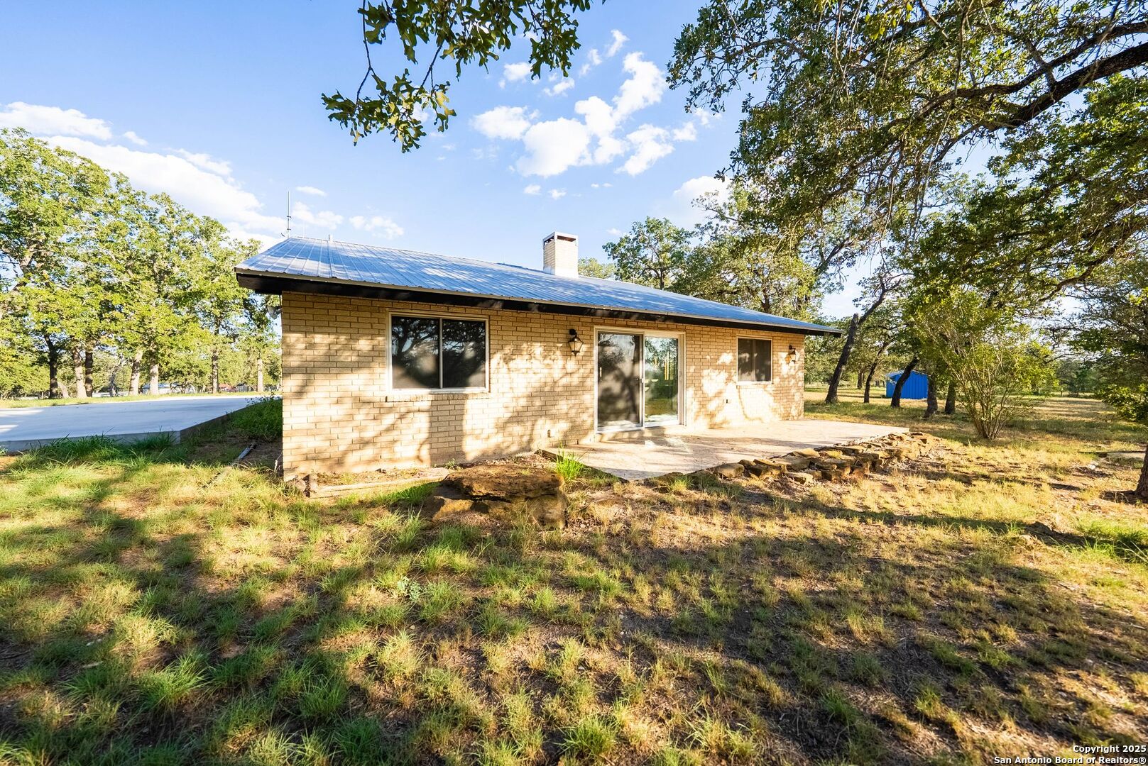 main property photo 8