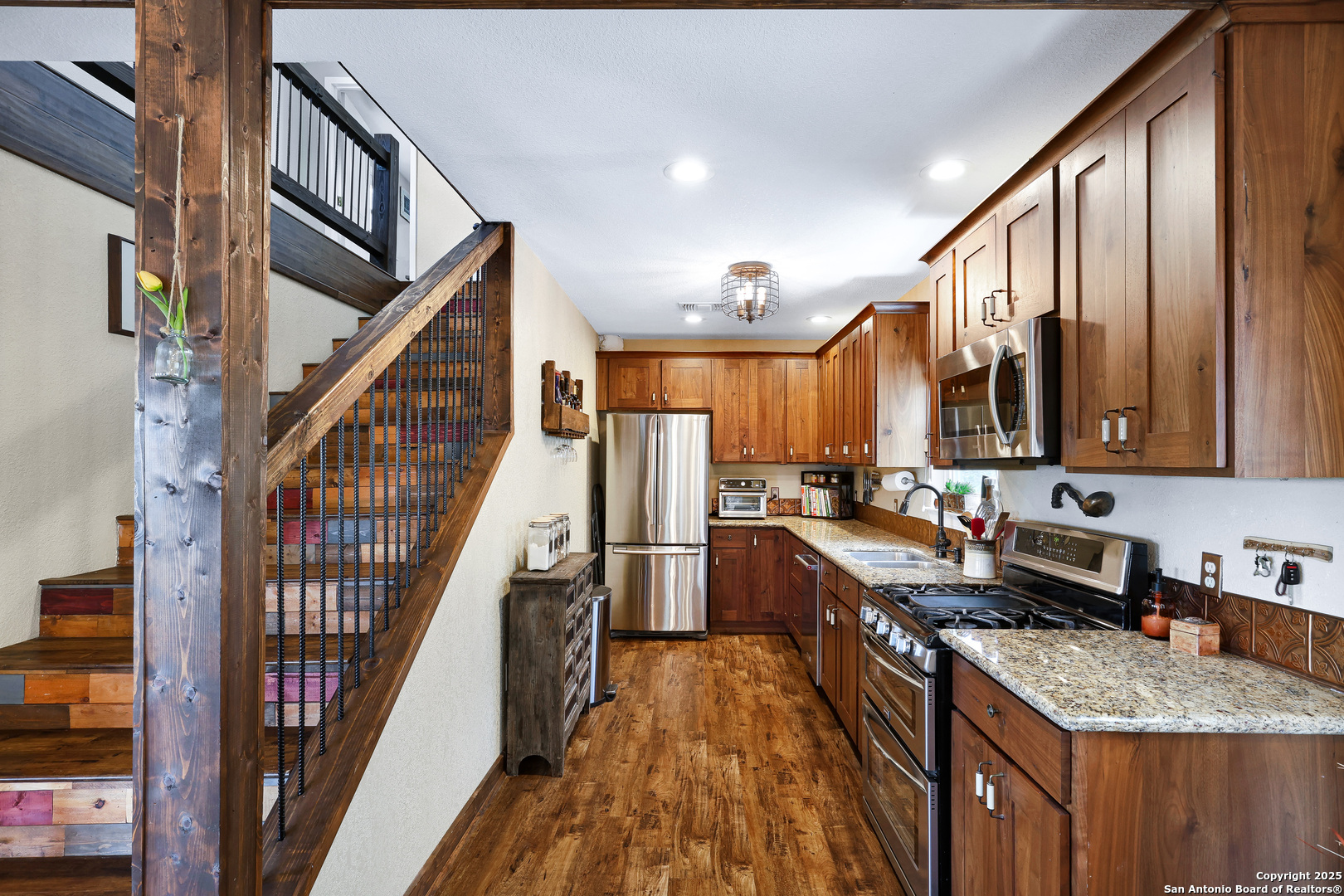 main property photo 13