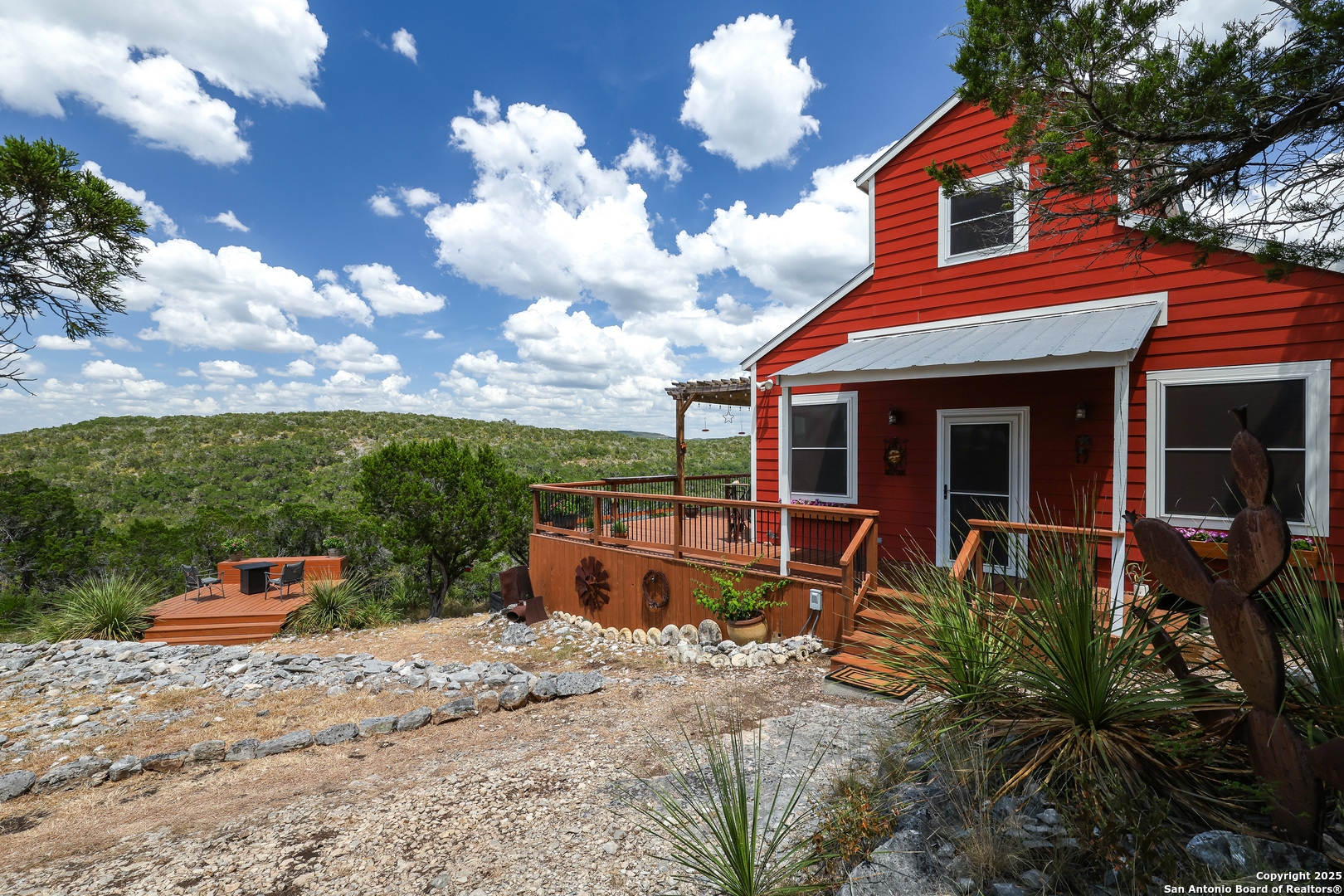 main property photo 3