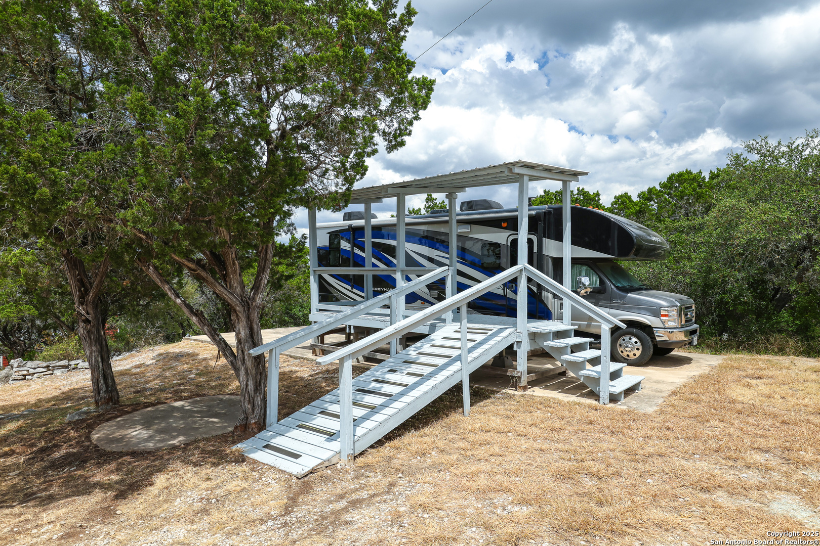 main property photo 36