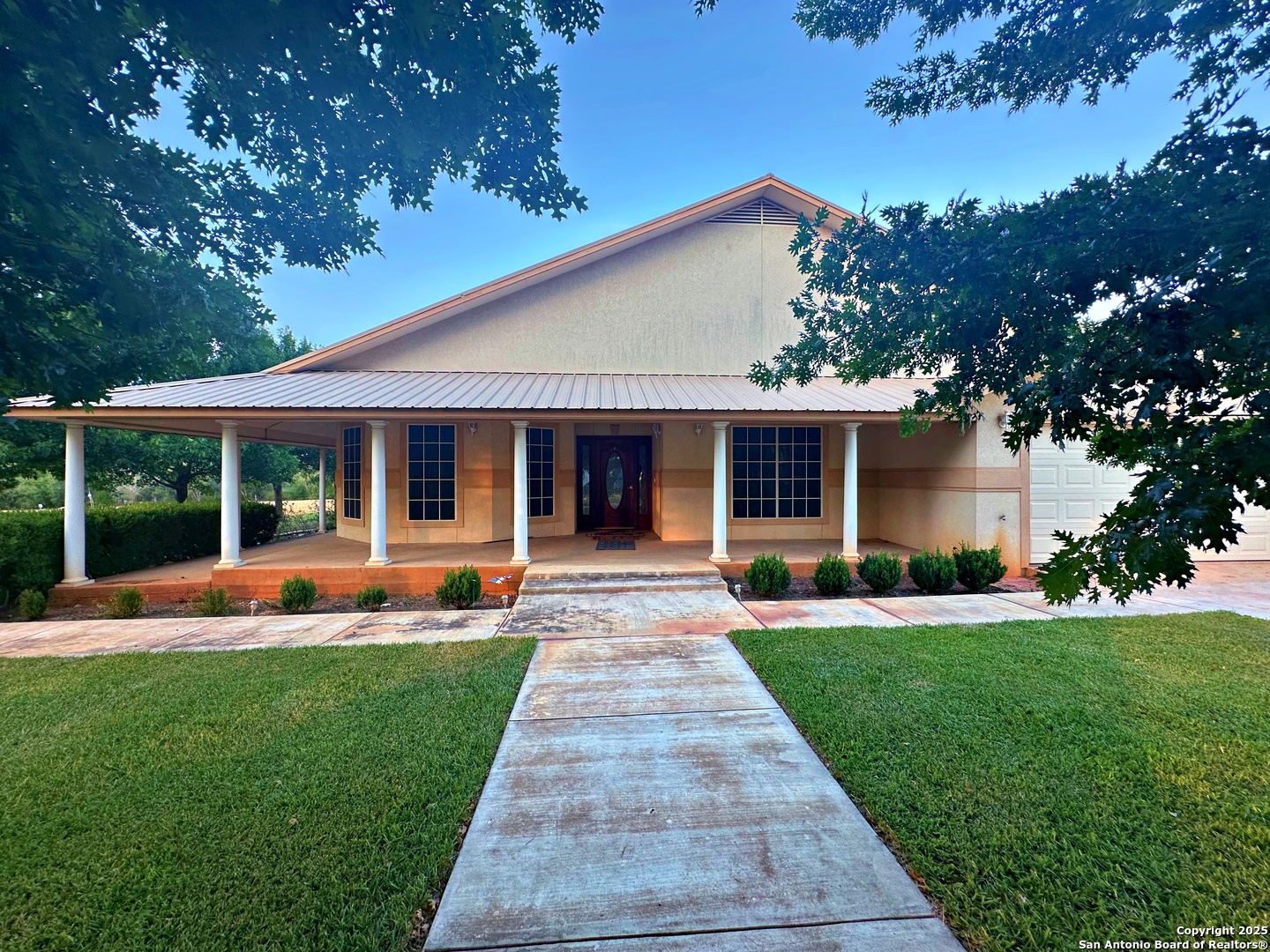 main property photo 2
