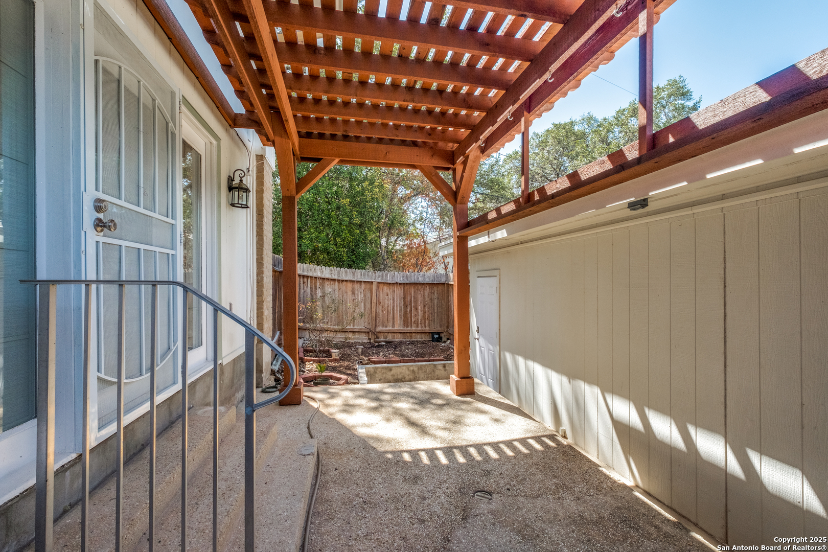 main property photo 20