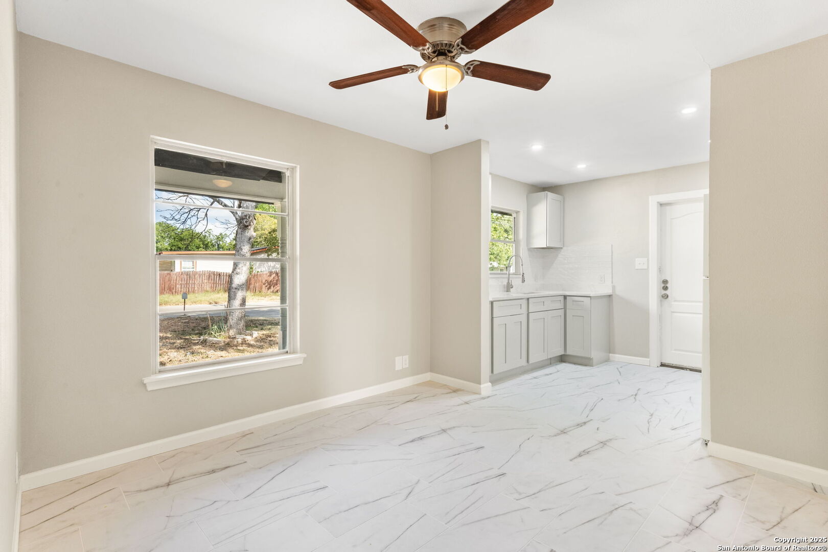 property viewer photo 11