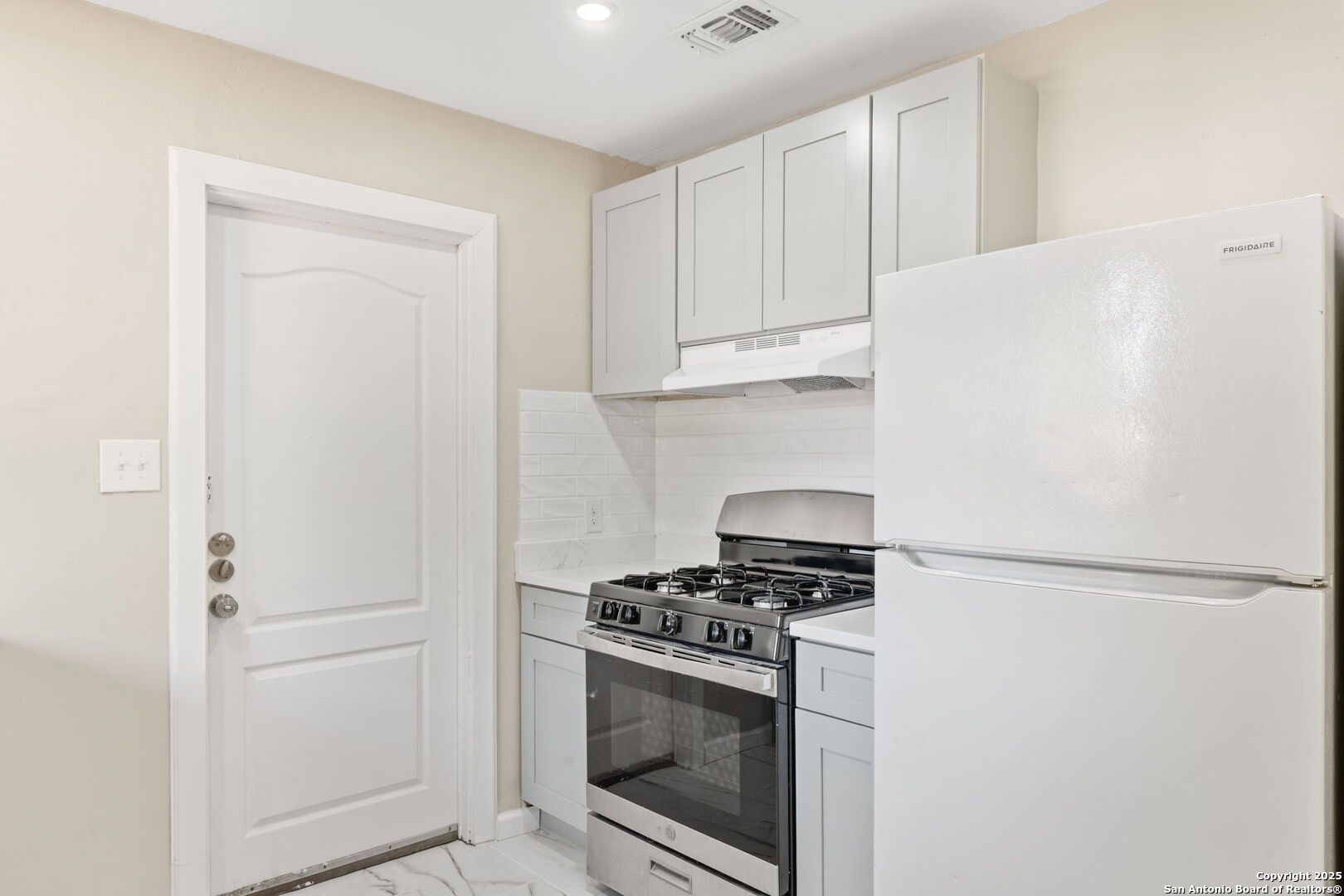 property viewer photo 14