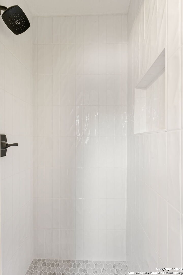 property viewer photo 19
