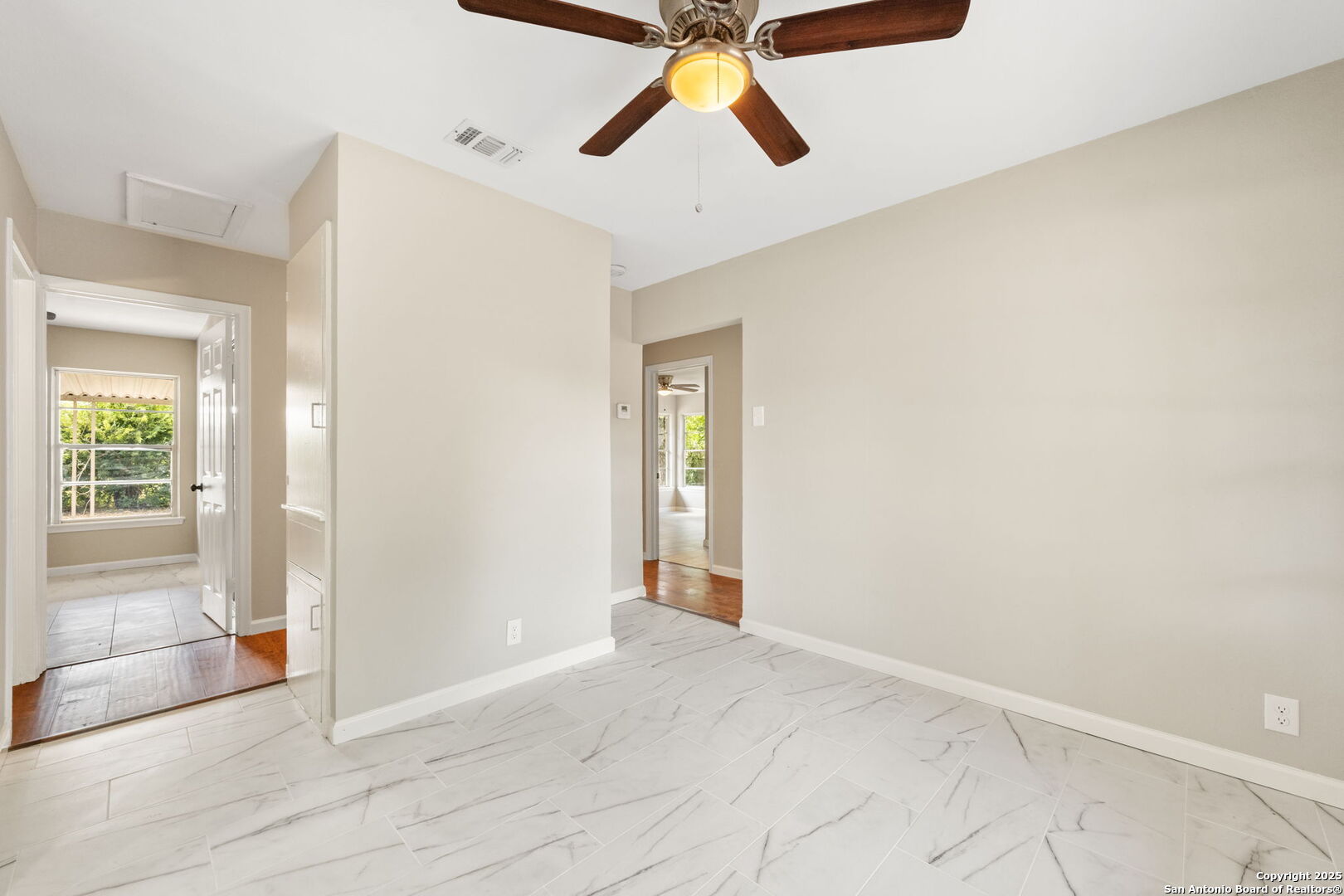 property viewer photo 8