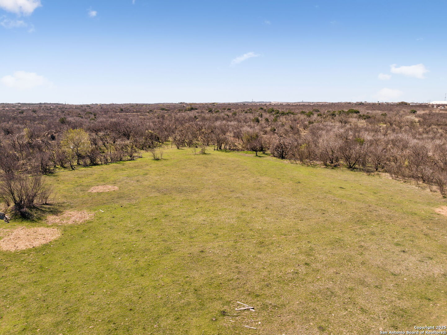 main property photo 28