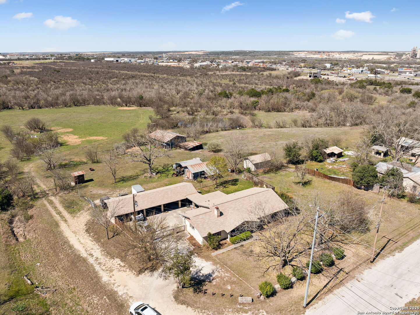 main property photo 37