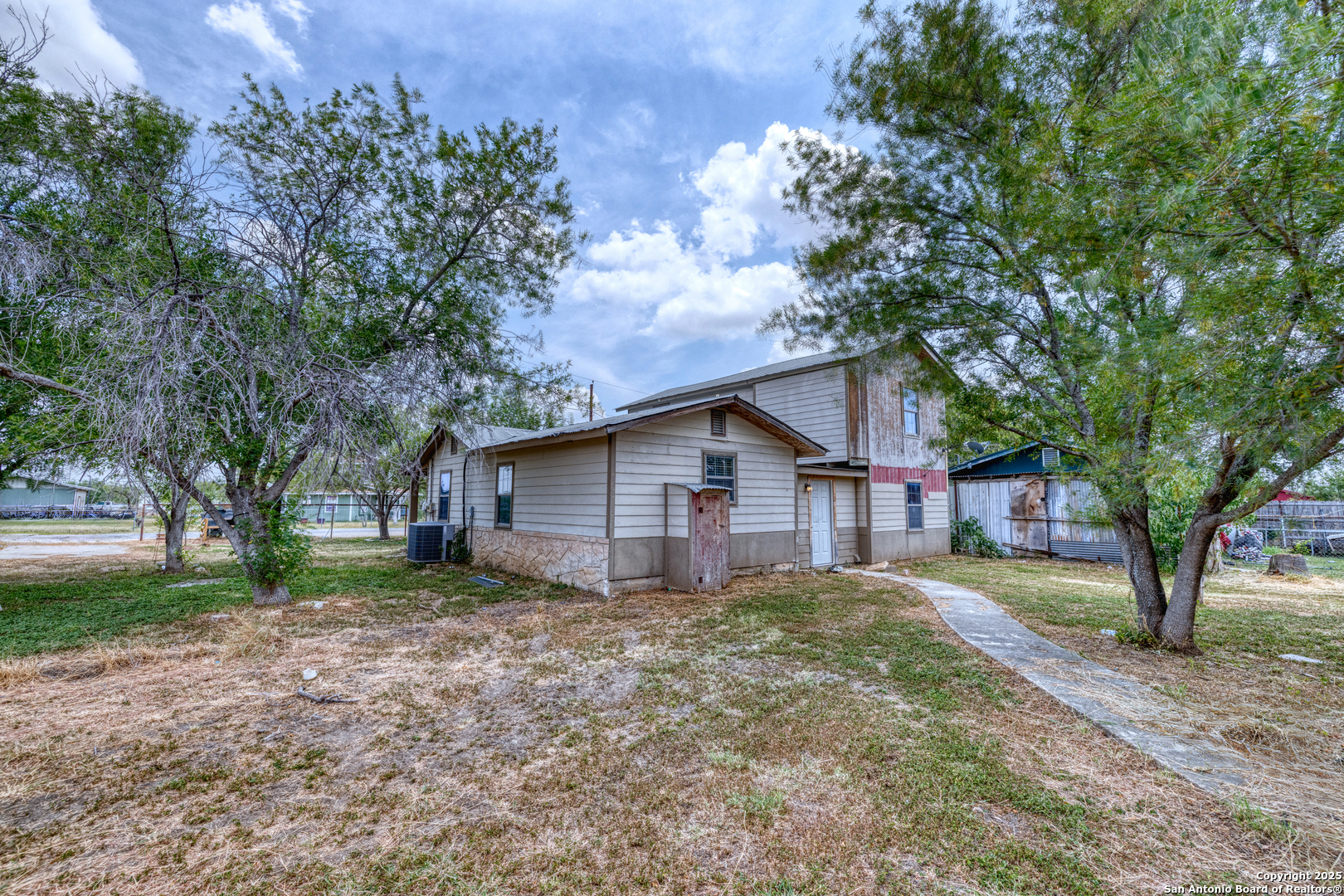 main property photo 19
