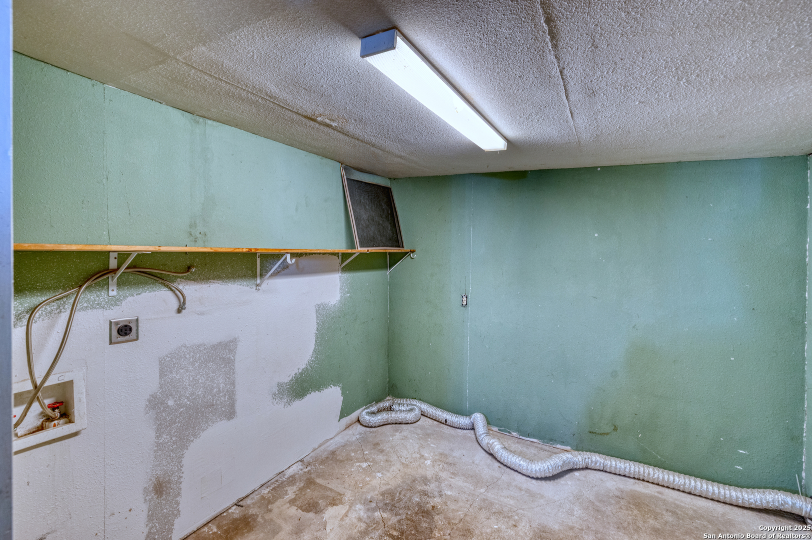 main property photo 9