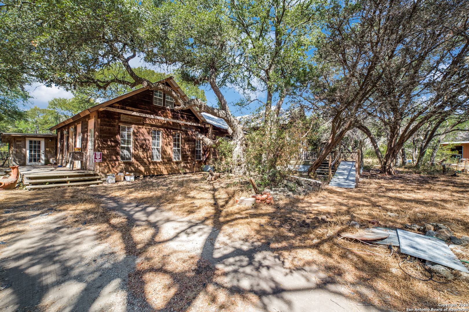 main property photo 4