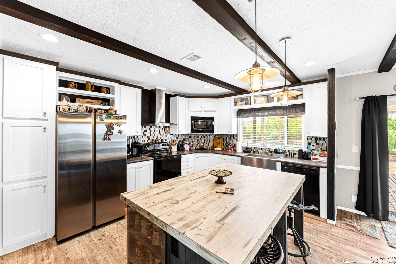 main property photo 9