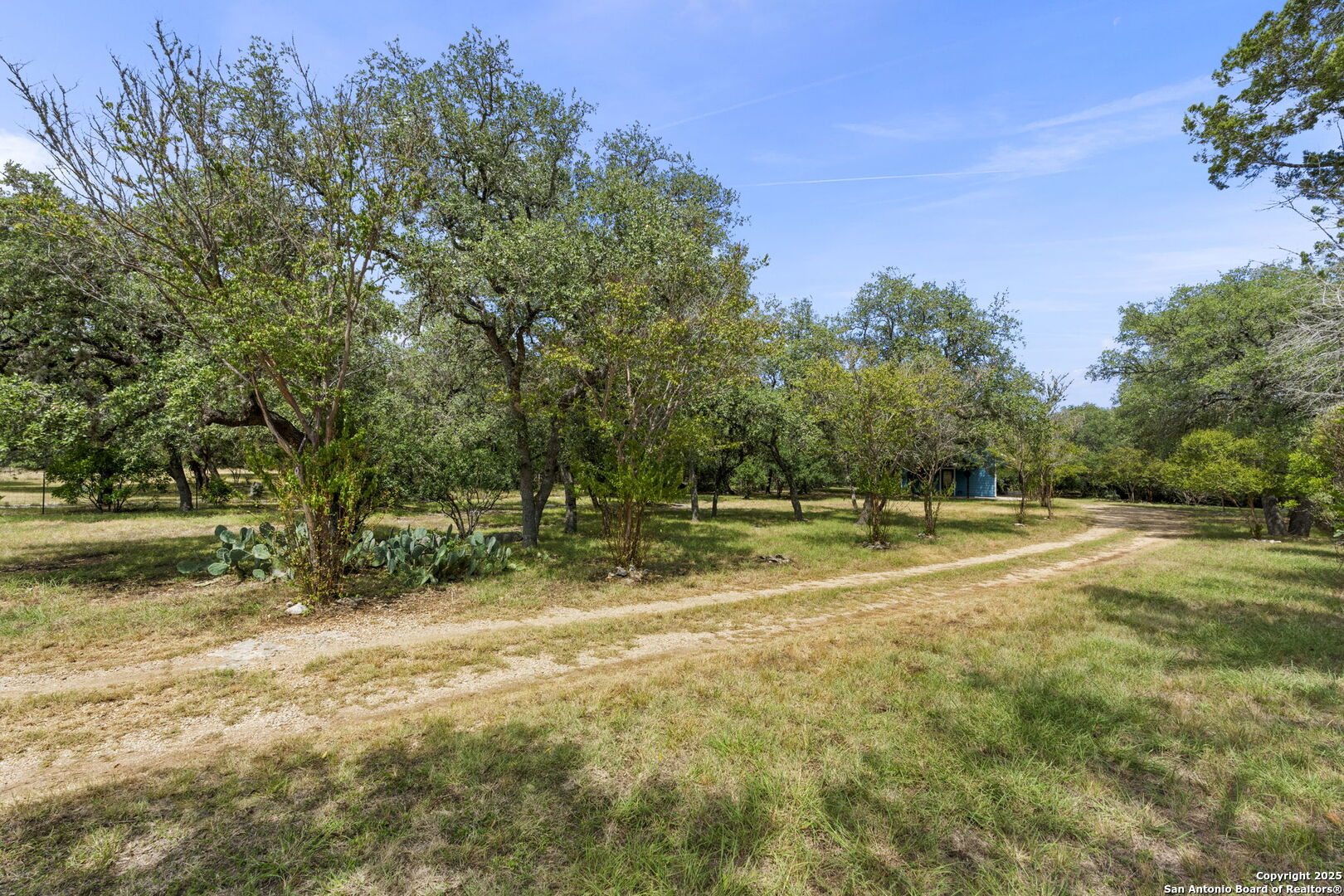 main property photo 30
