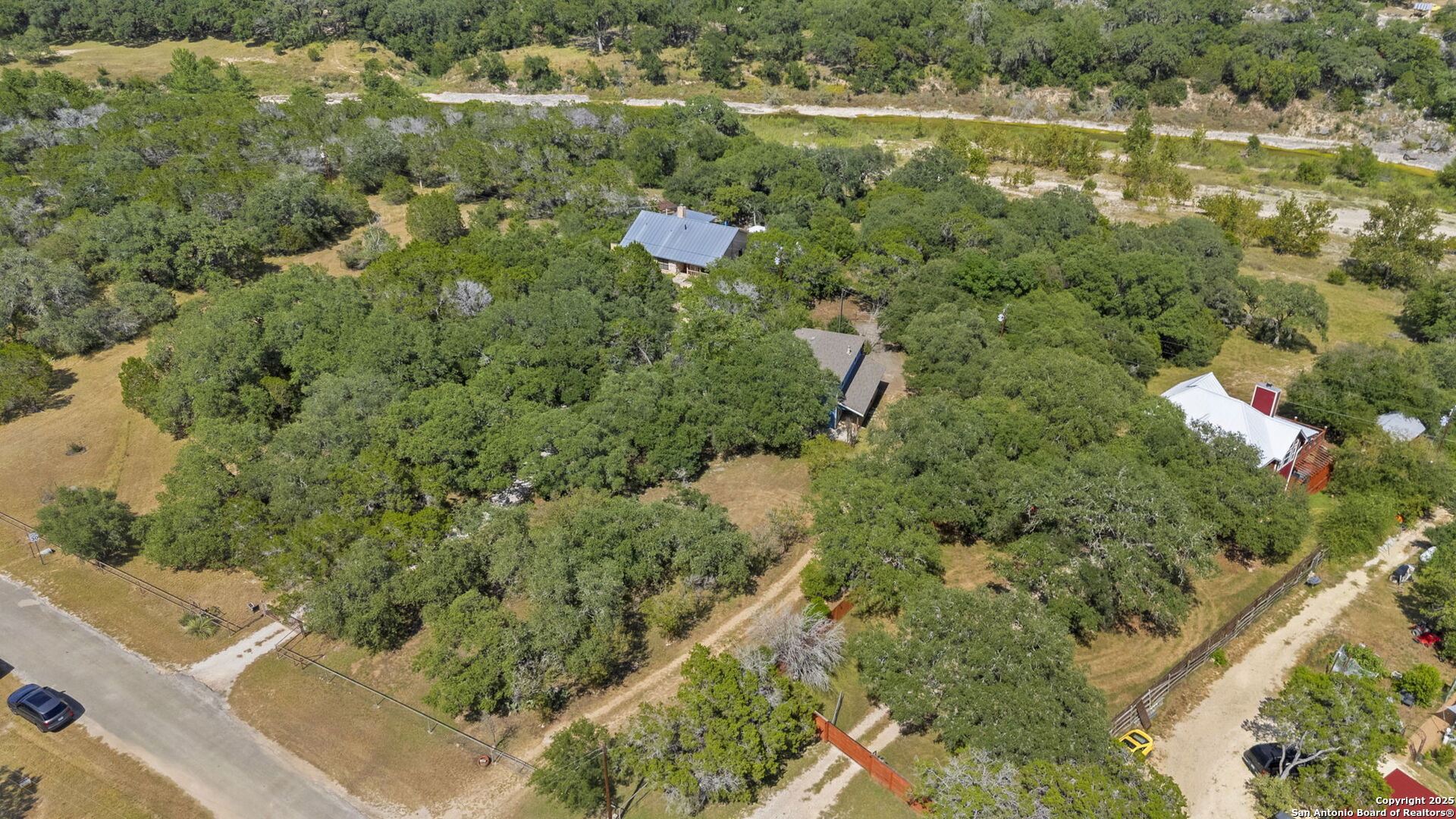 main property photo 33