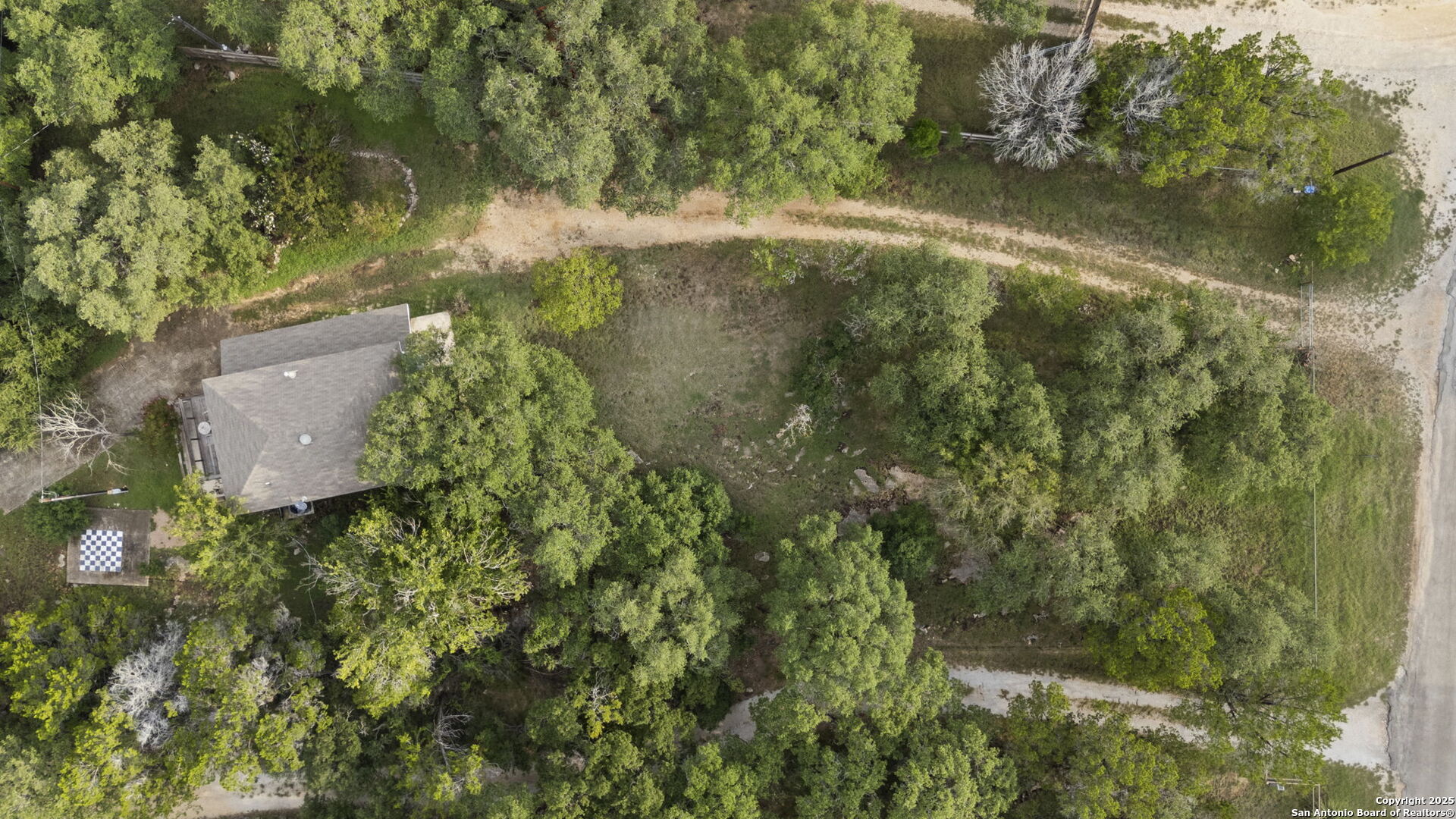 main property photo 35