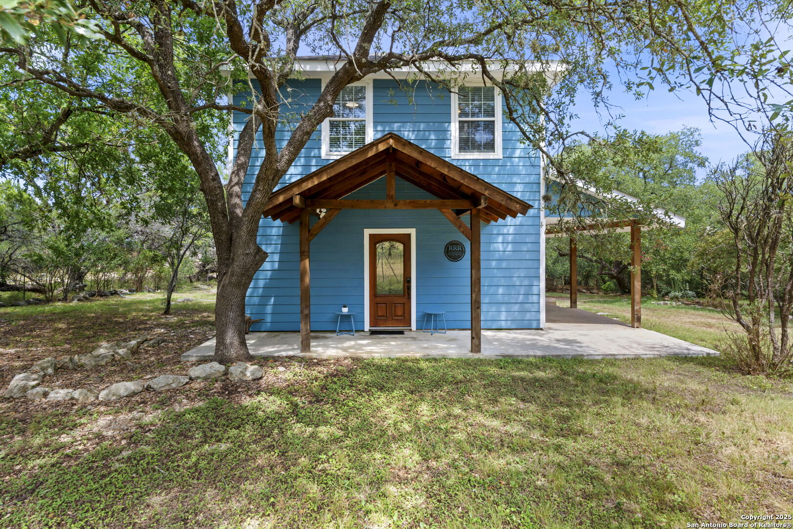 main property photo 8