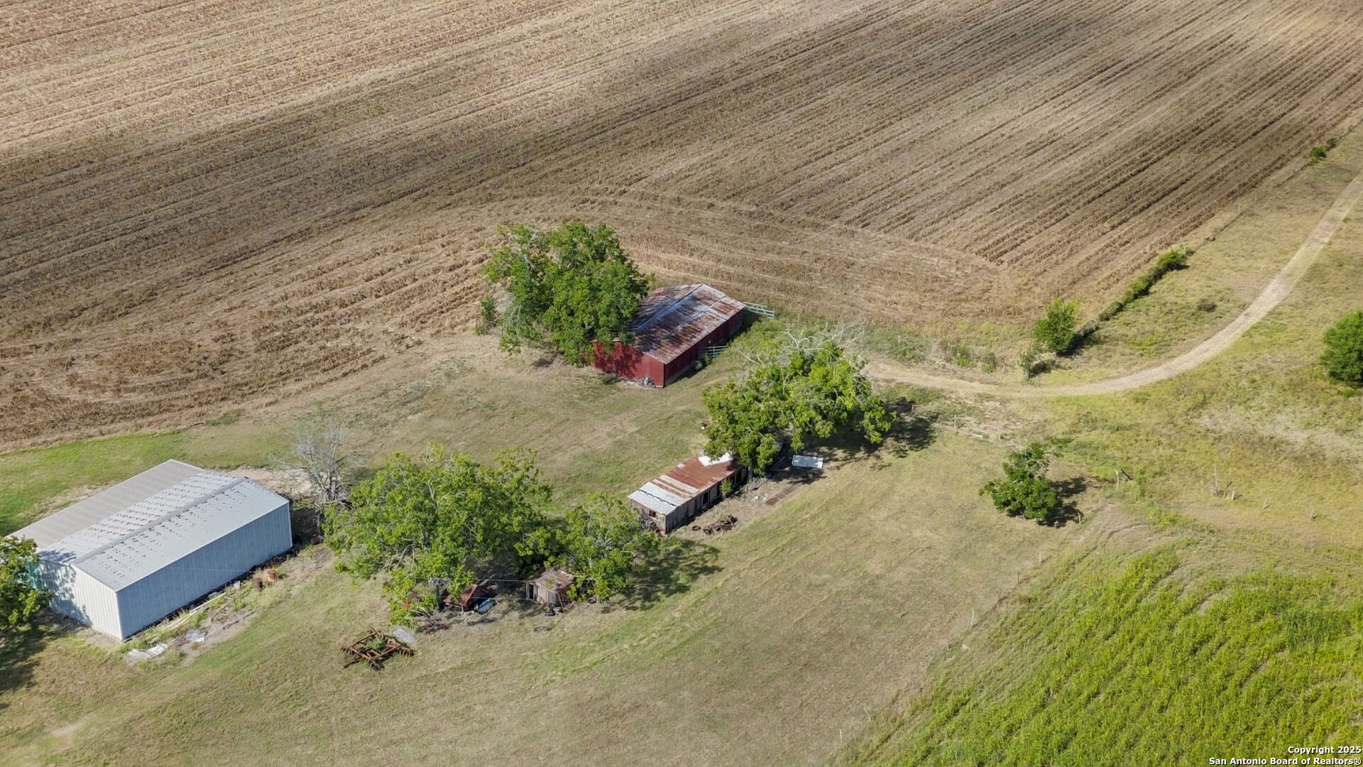 main property photo 17