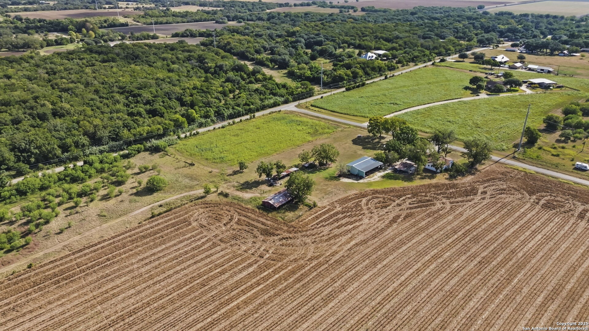 main property photo 9