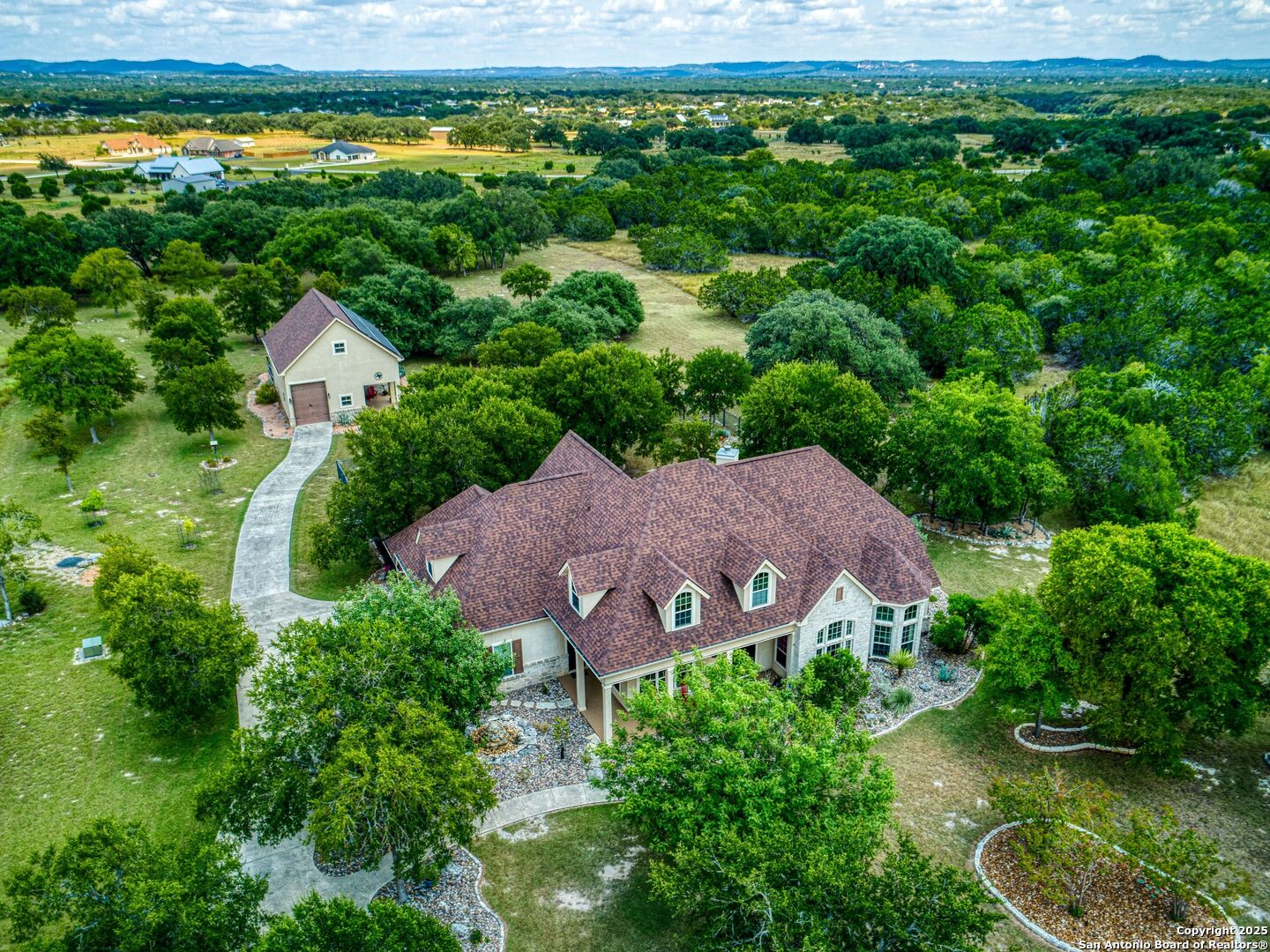 main property photo 36