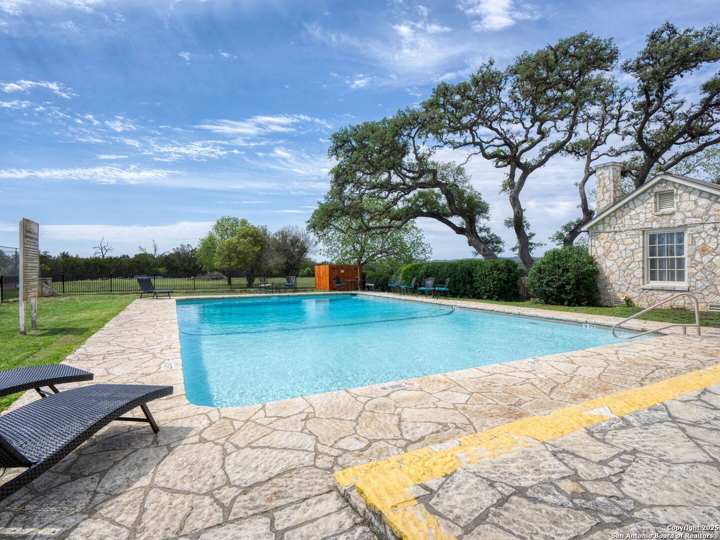 main property photo 50