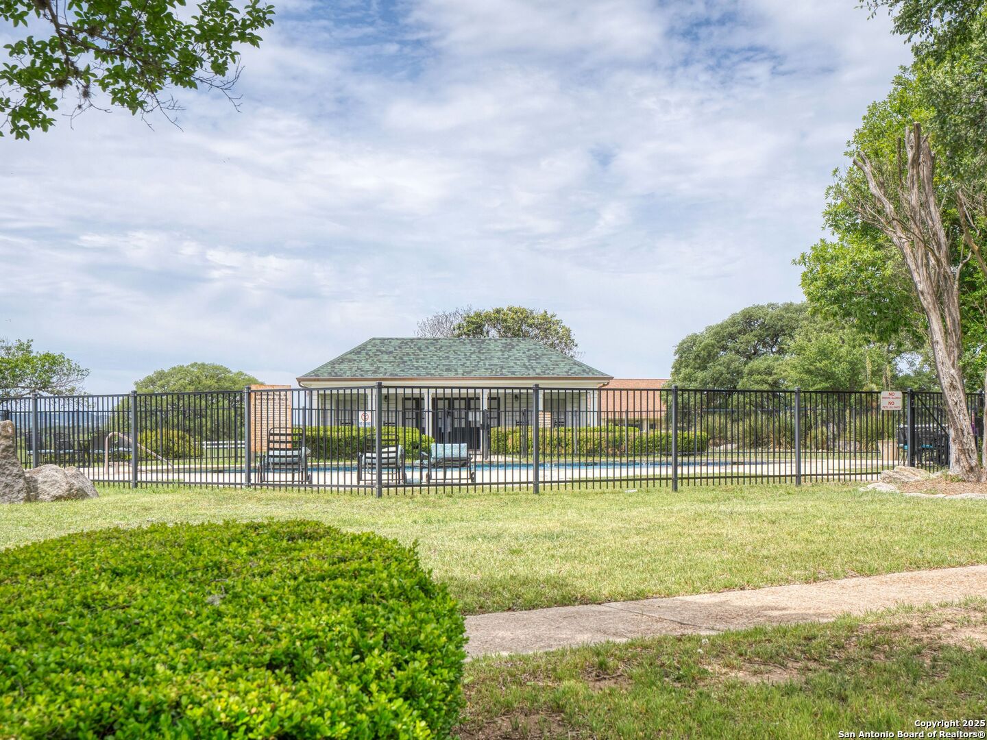 main property photo 59