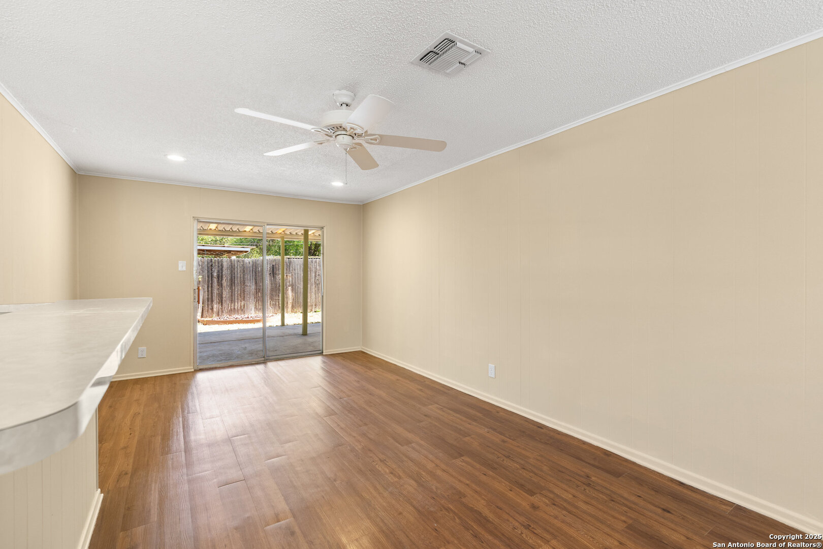 property viewer photo 13