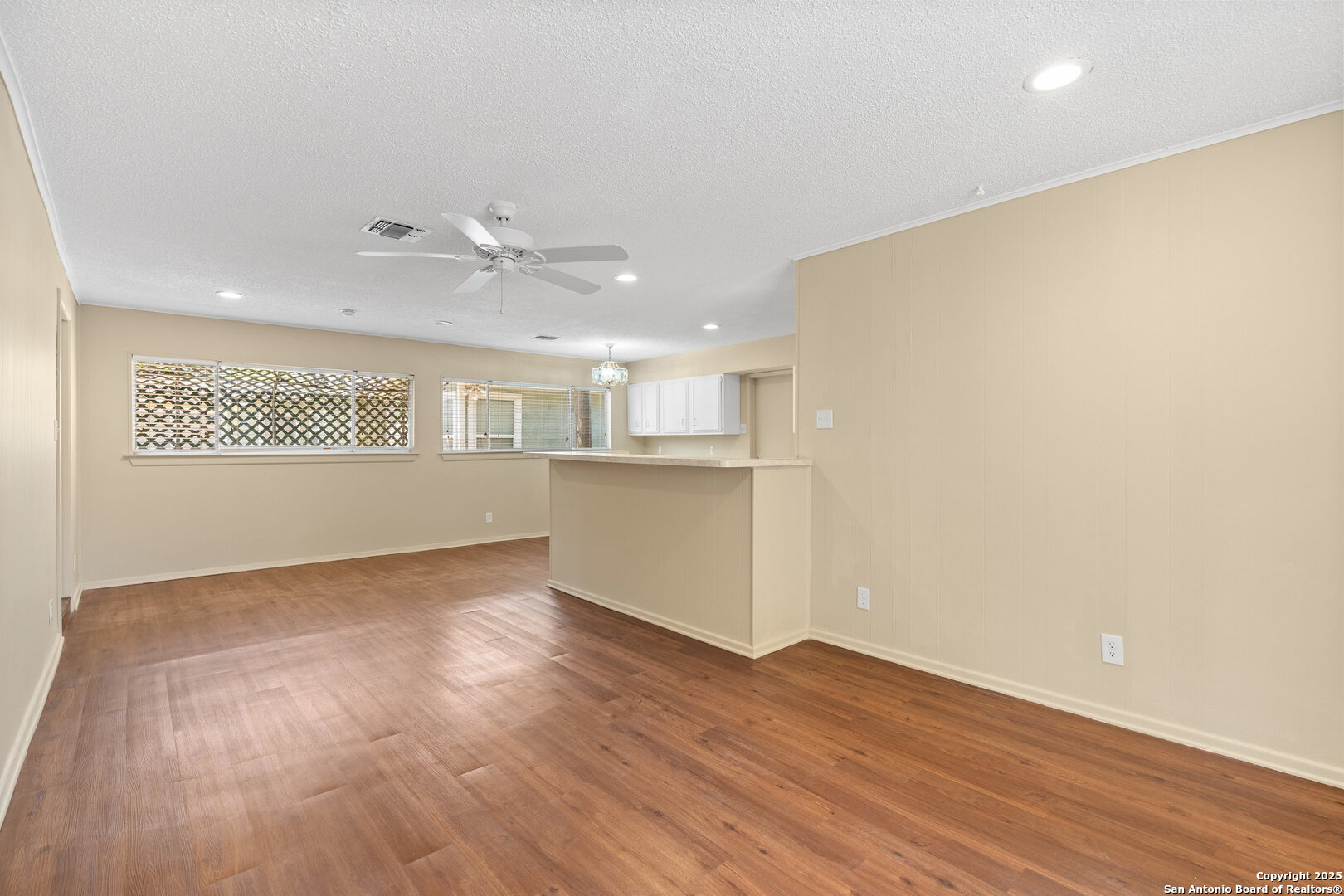 property viewer photo 14