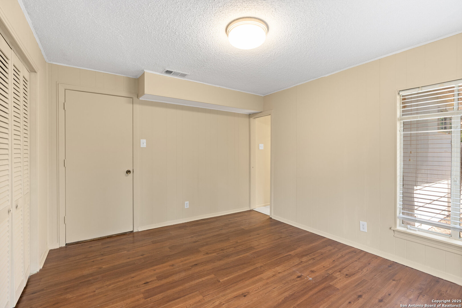 property viewer photo 17