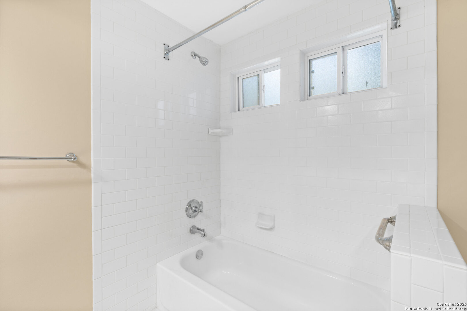 property viewer photo 19