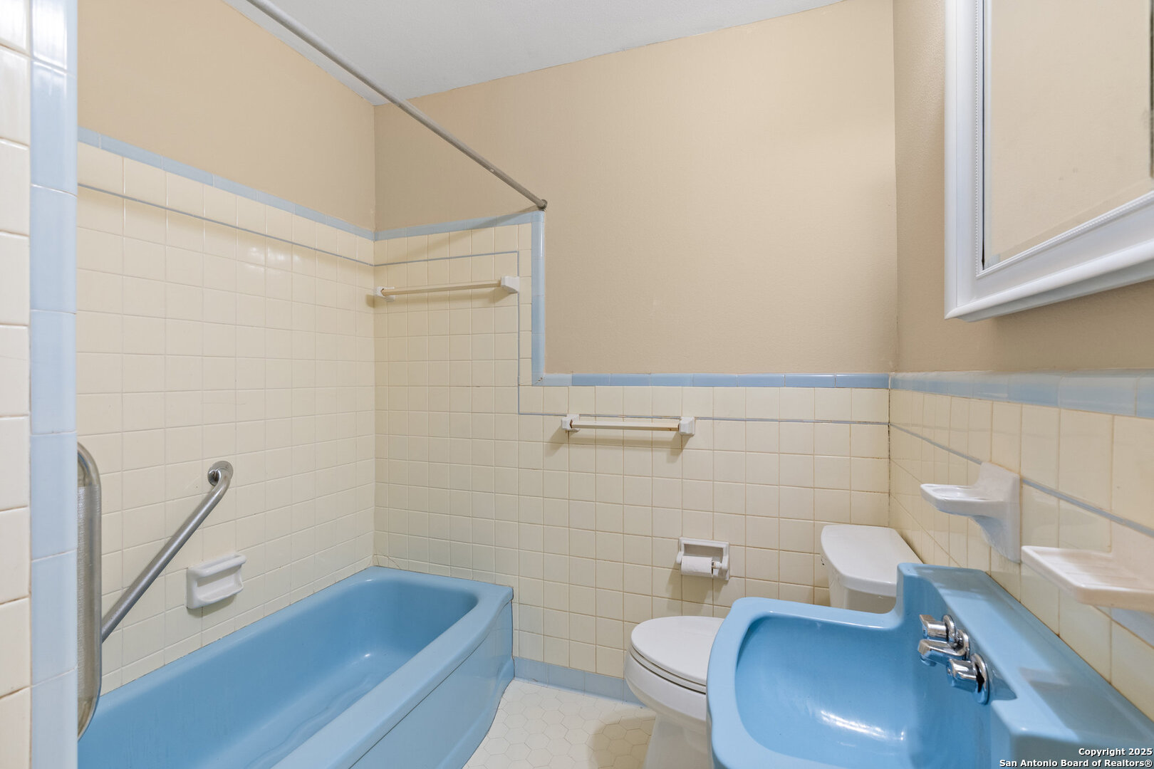 property viewer photo 20