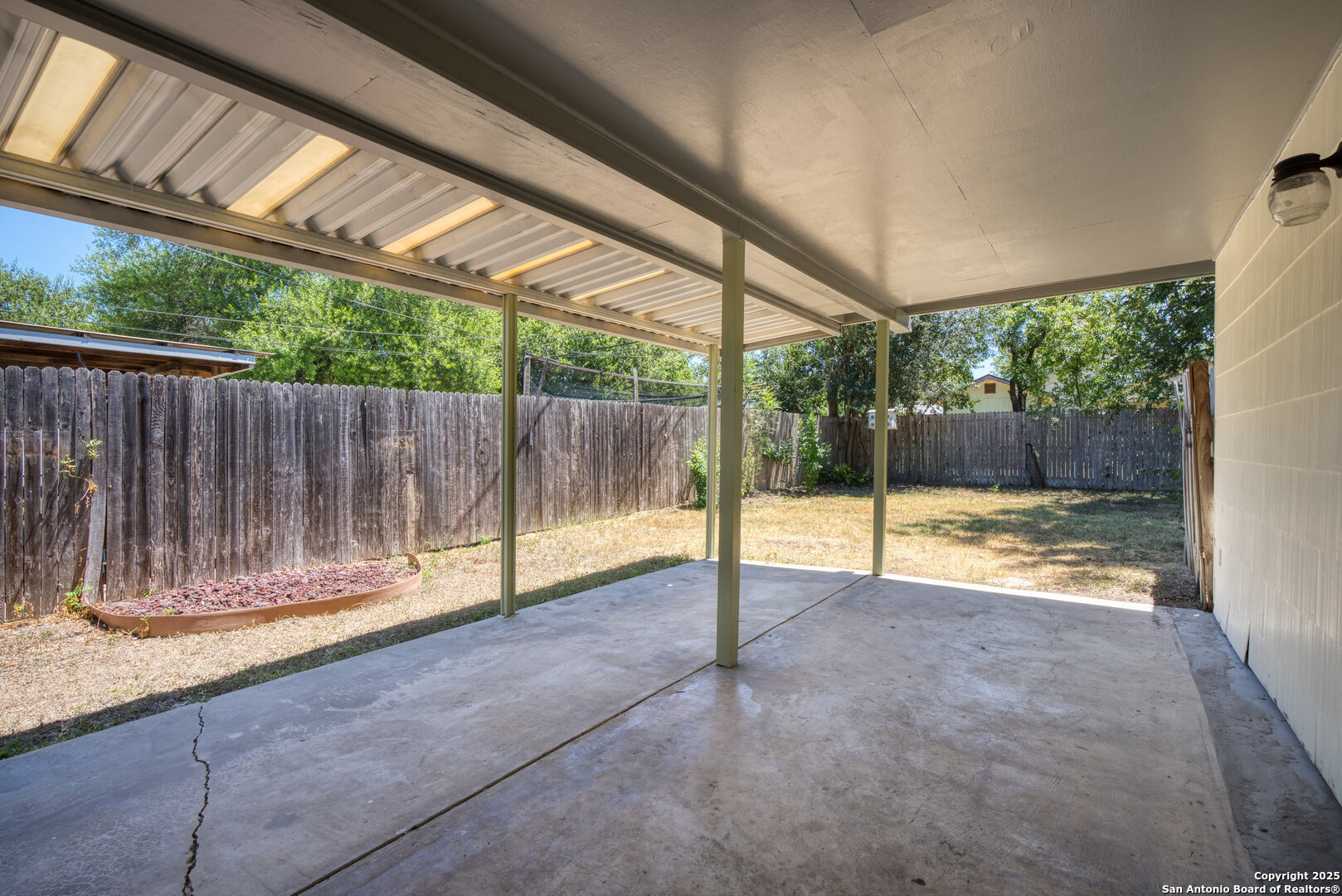 property viewer photo 25
