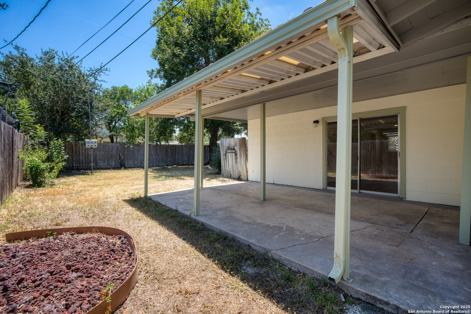 property viewer photo 26