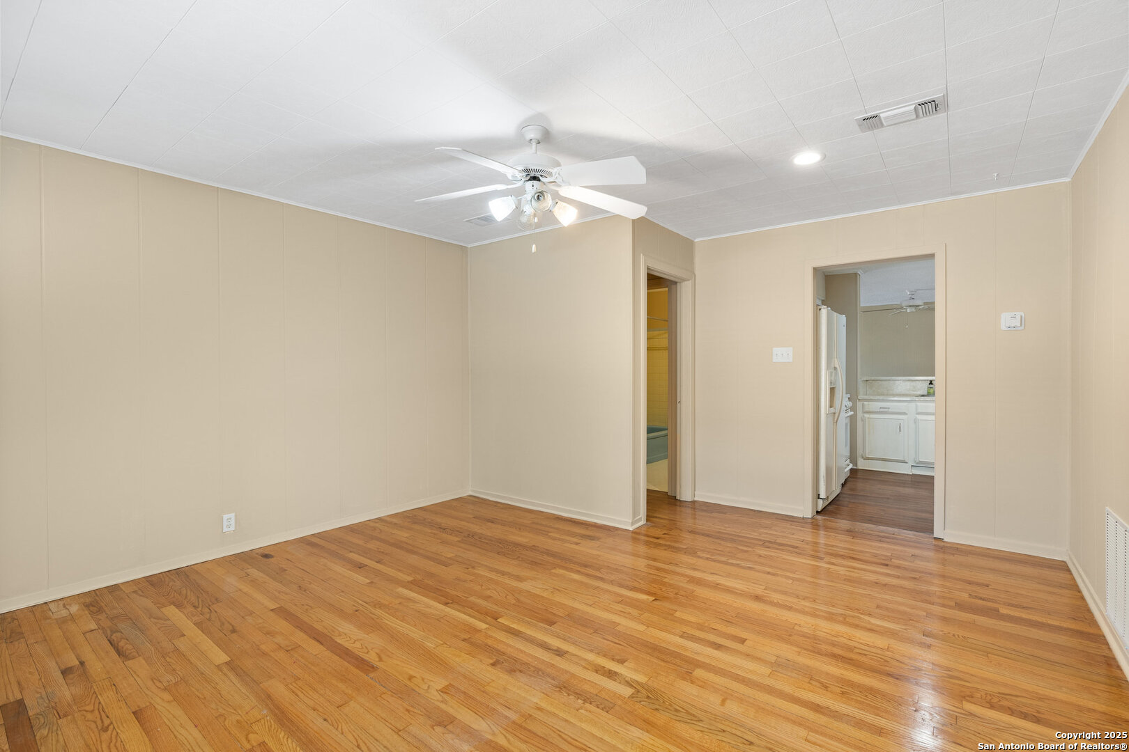 property viewer photo 4