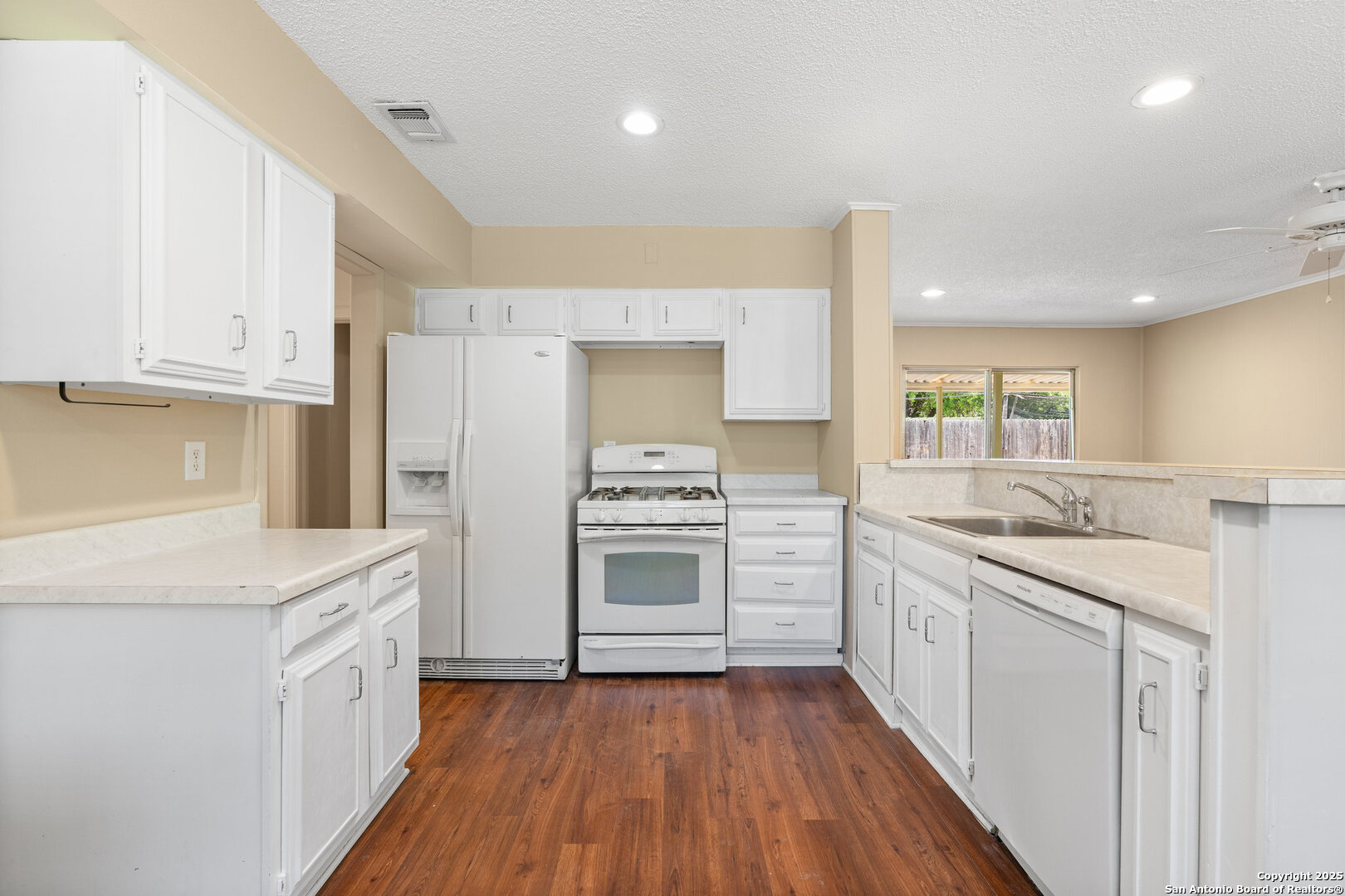 property viewer photo 6