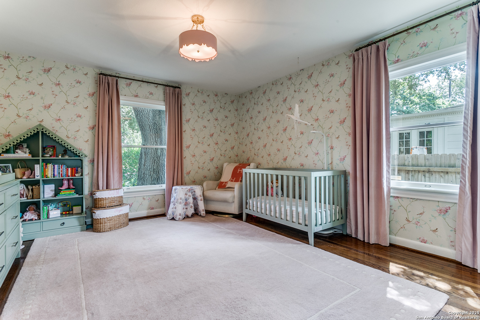 property viewer photo 14