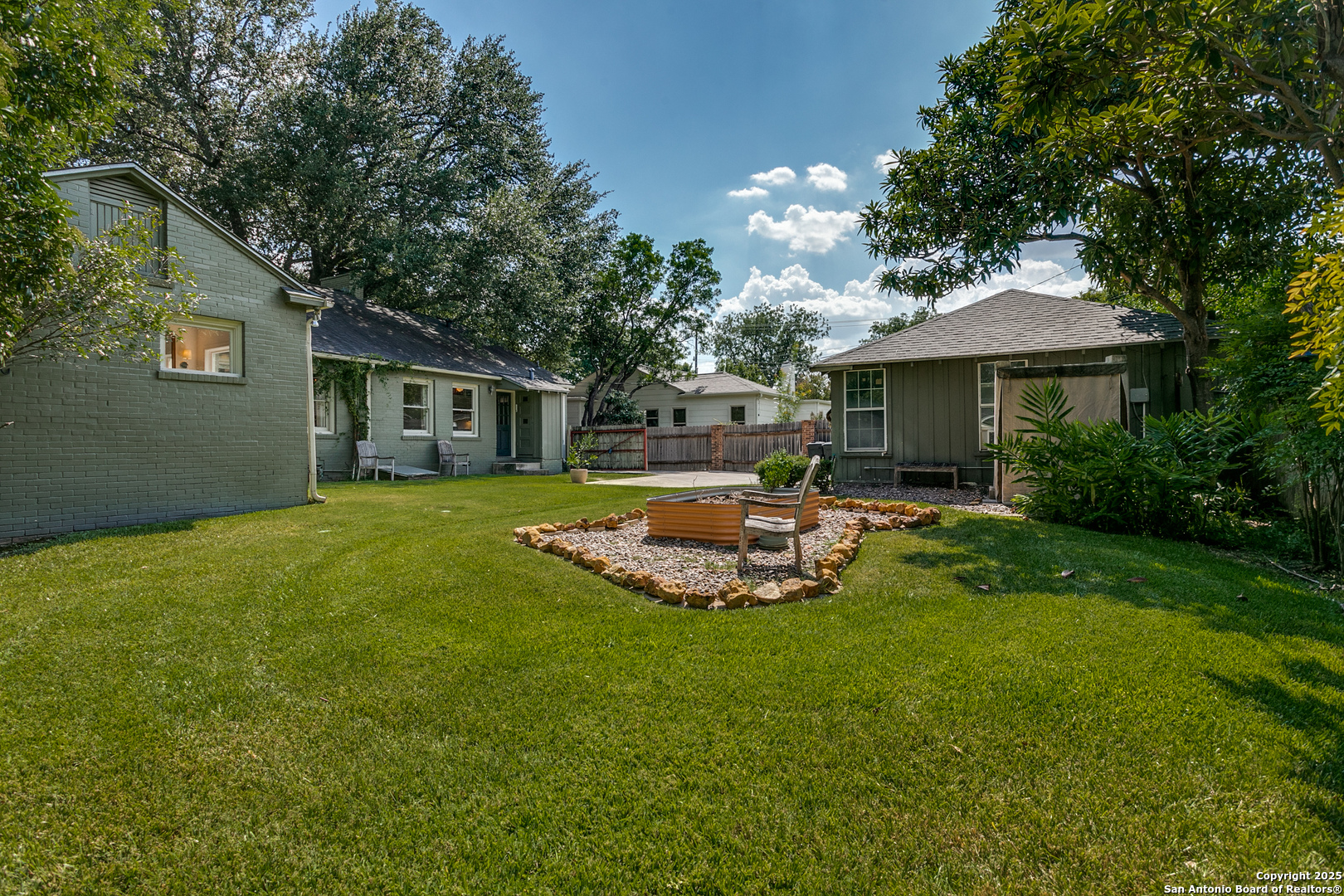 property viewer photo 22