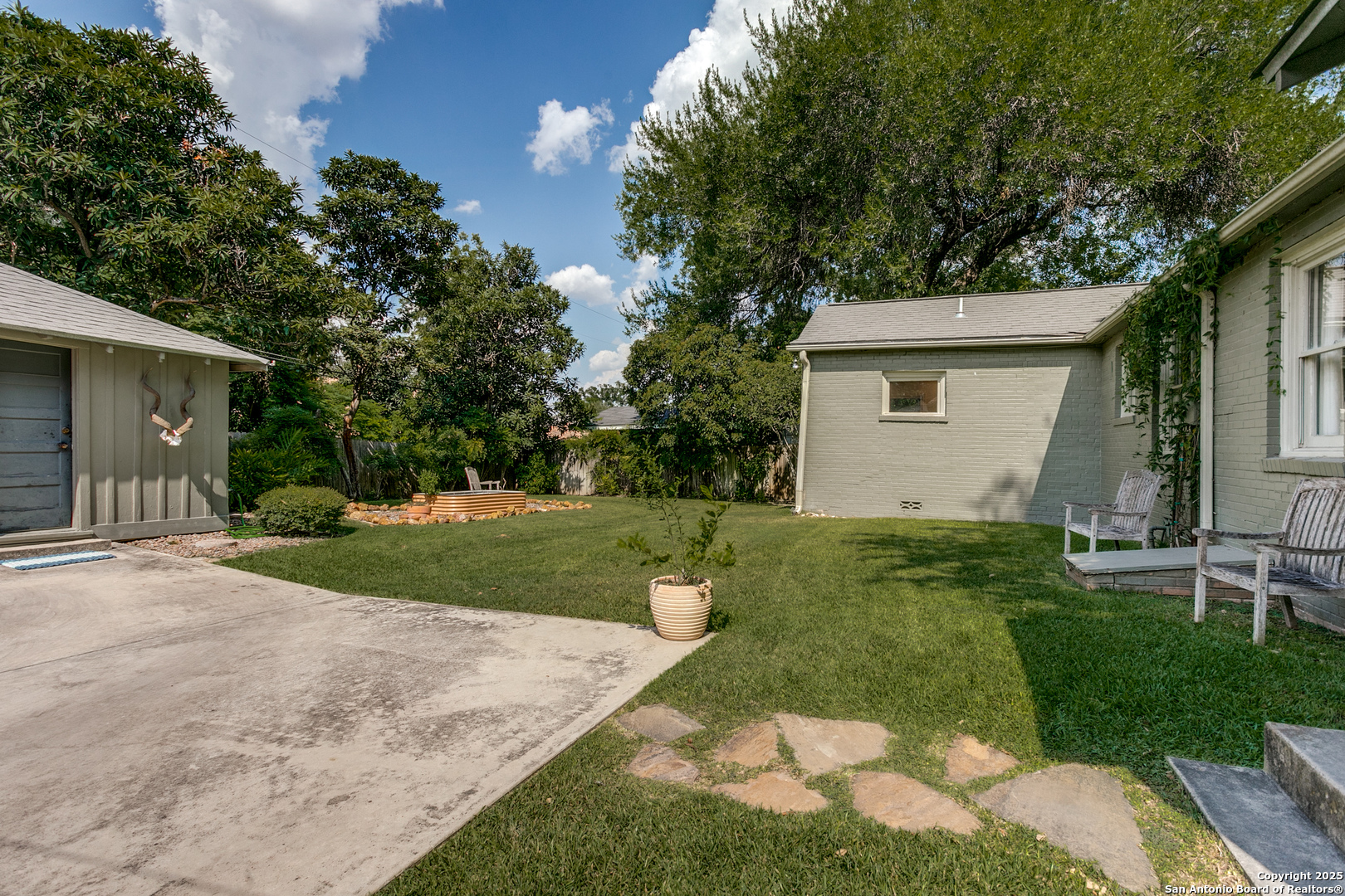 property viewer photo 24