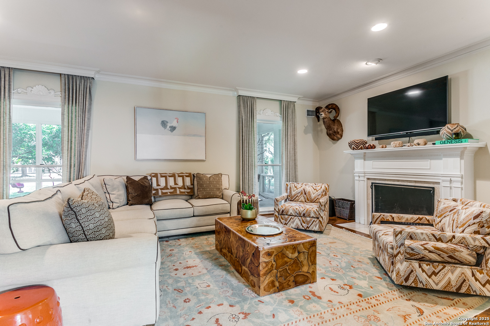 property viewer photo 4