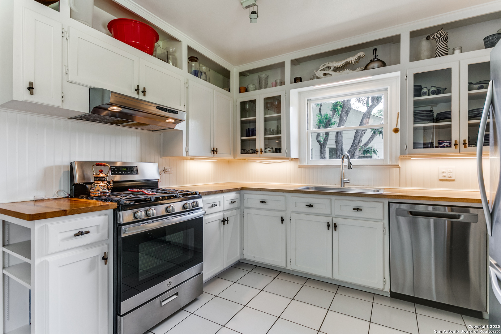 property viewer photo 5