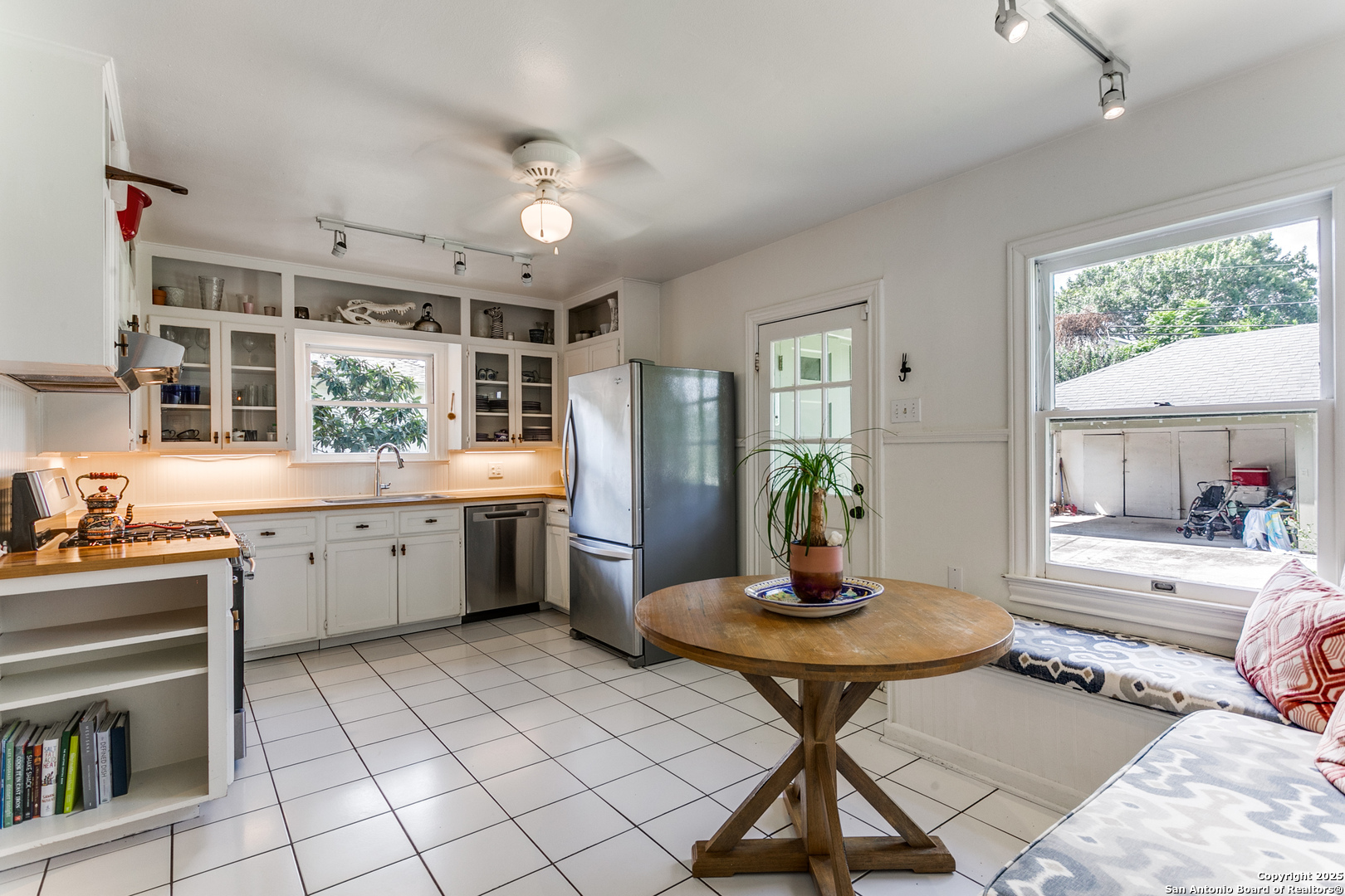 property viewer photo 6