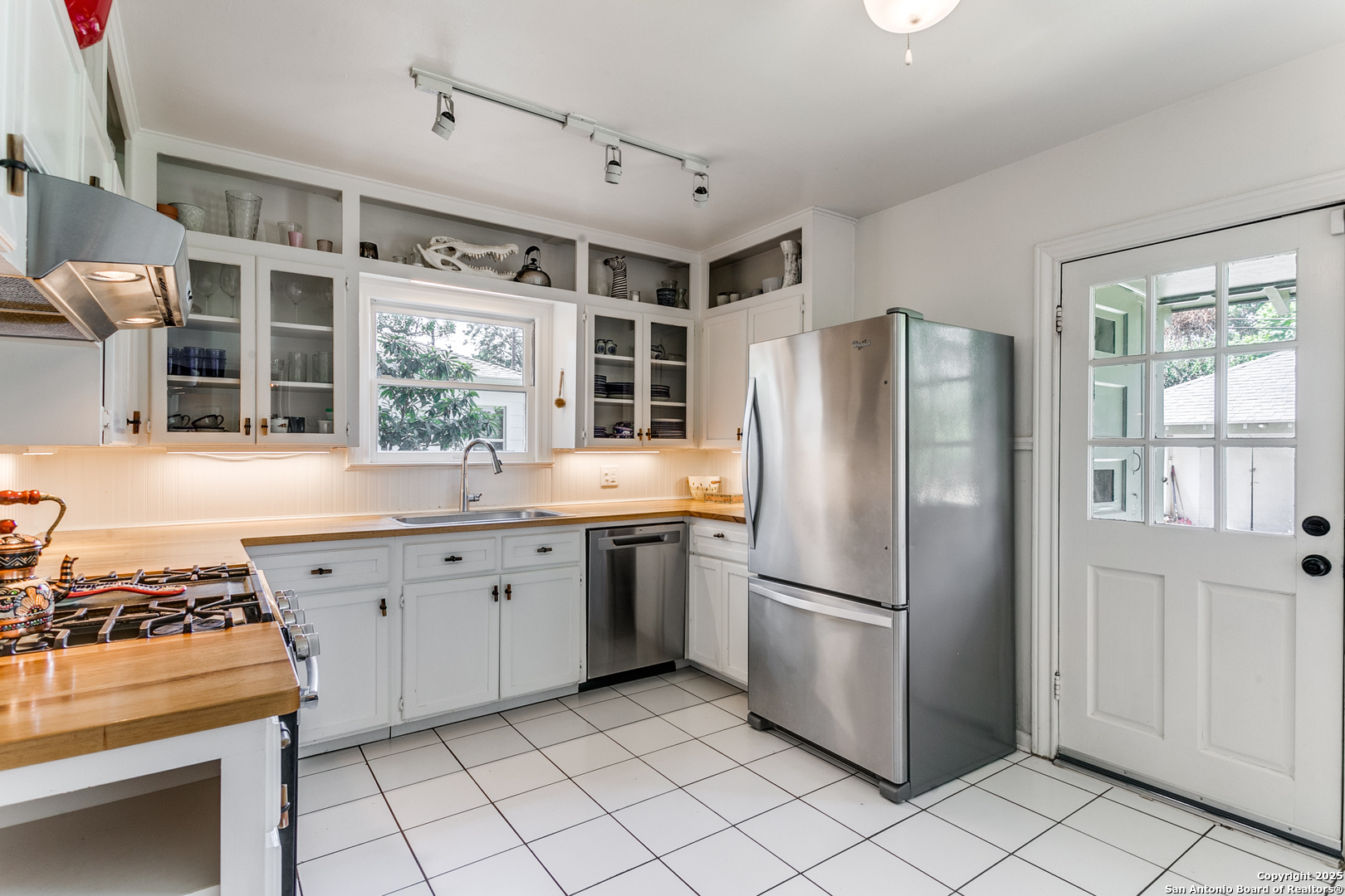 property viewer photo 7