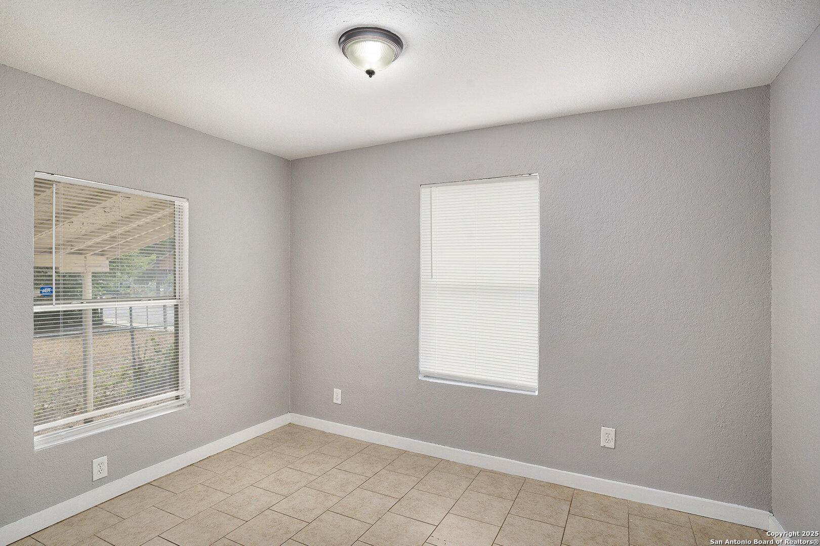 property viewer photo 10