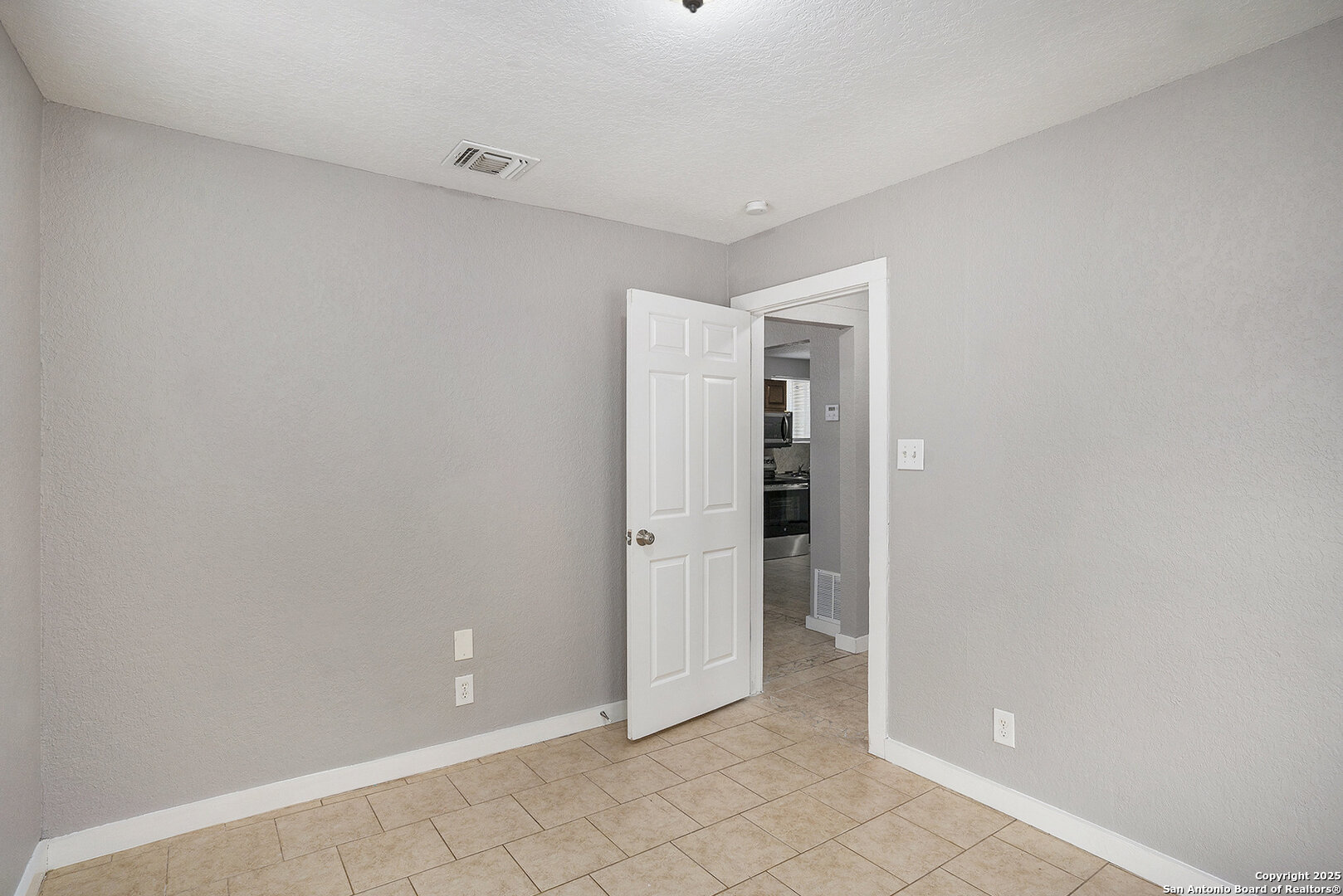 property viewer photo 11