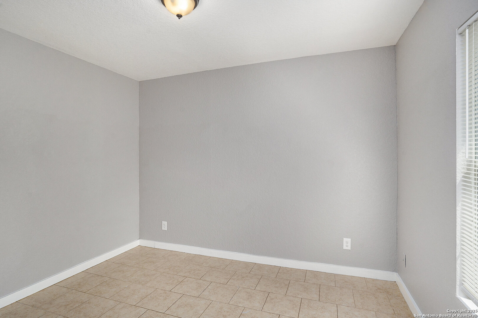 property viewer photo 12