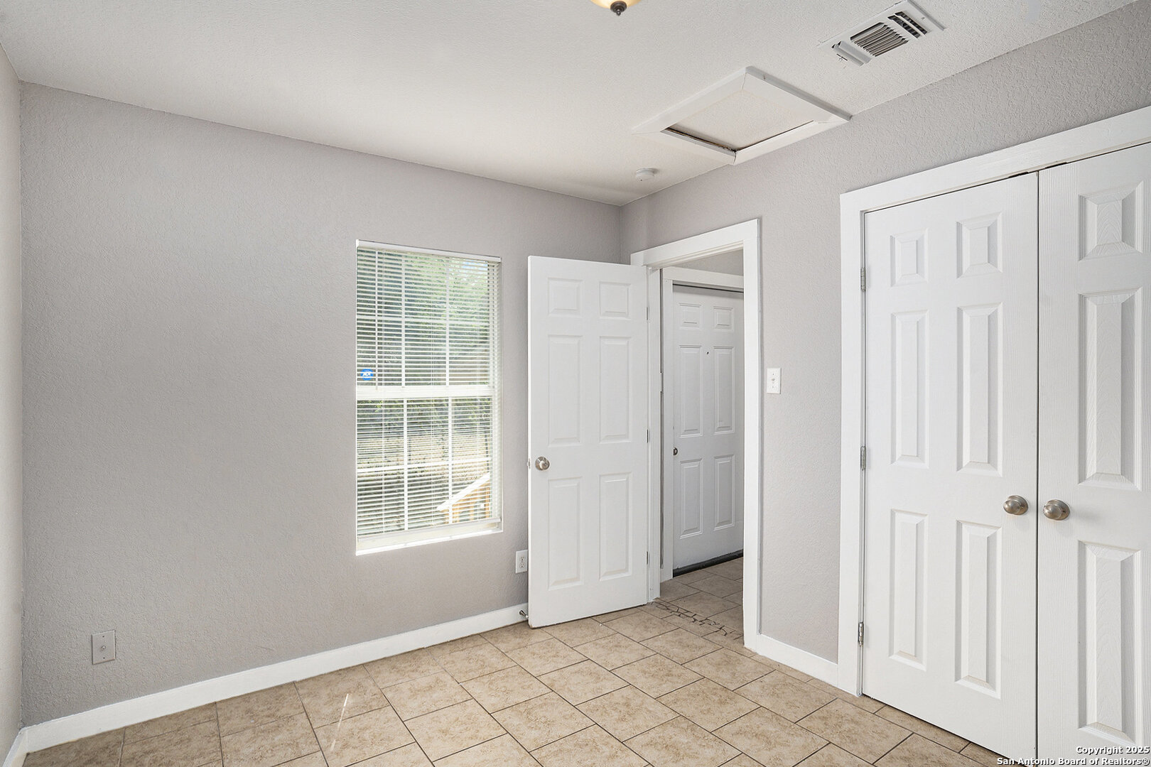 property viewer photo 13
