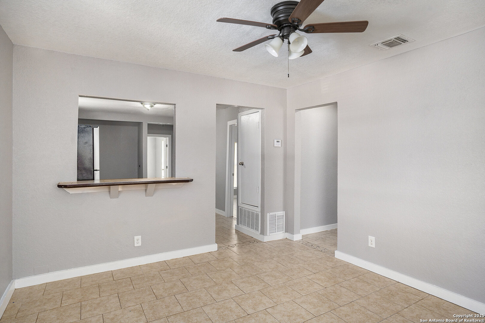 property viewer photo 3